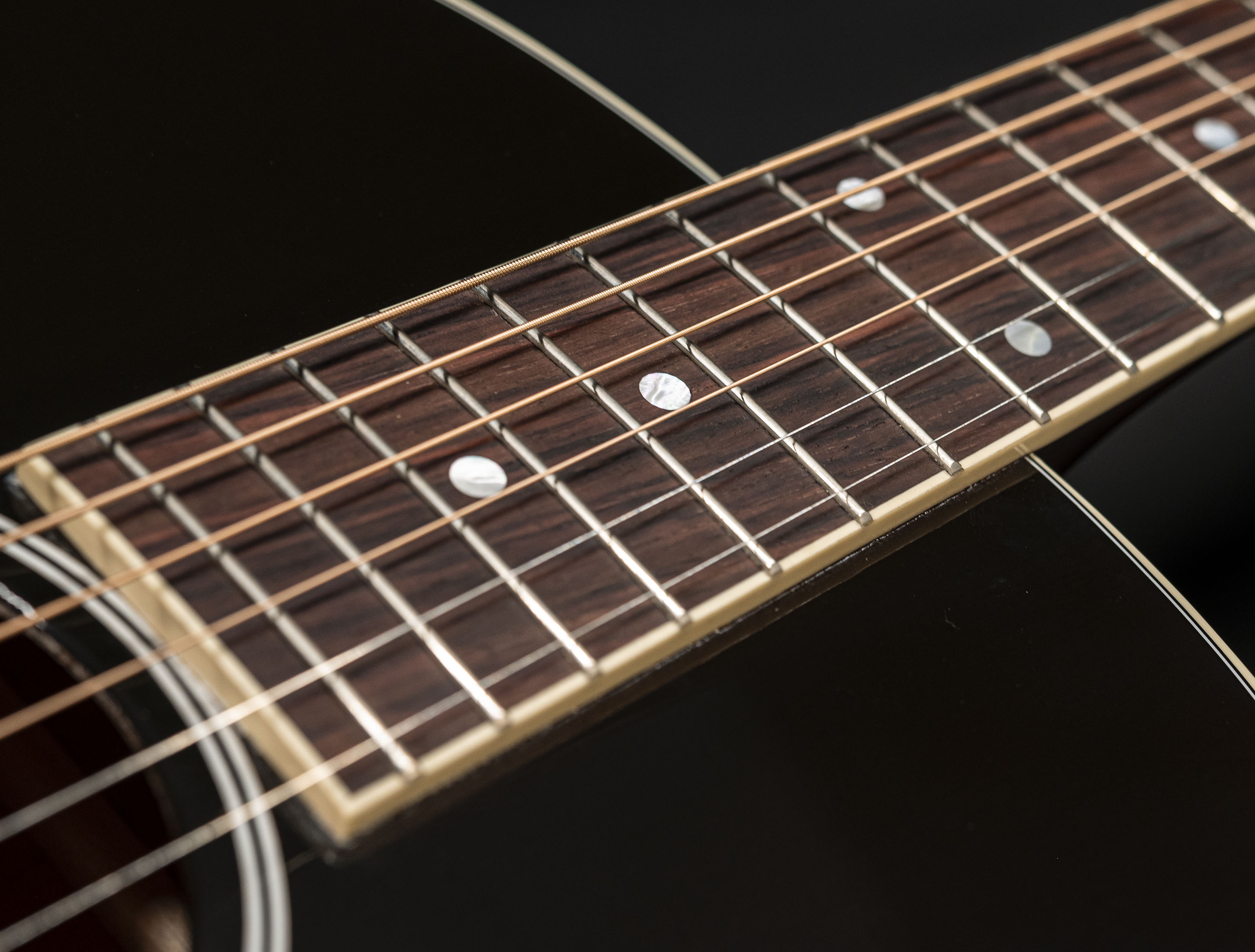 Galerie anzeigen (27 Bilder) a130241-gibson-keb-mo-3-0-j-45-12-fret