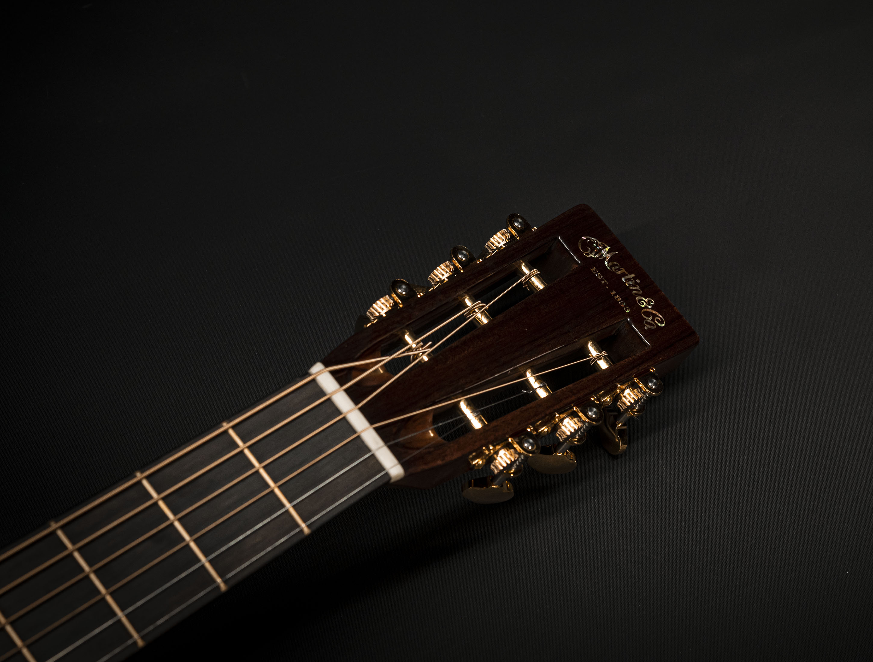 Galerie anzeigen (25 Bilder) a137272-martin-0012-28-12-fret-modern-deluxe-musikhaus-hermann