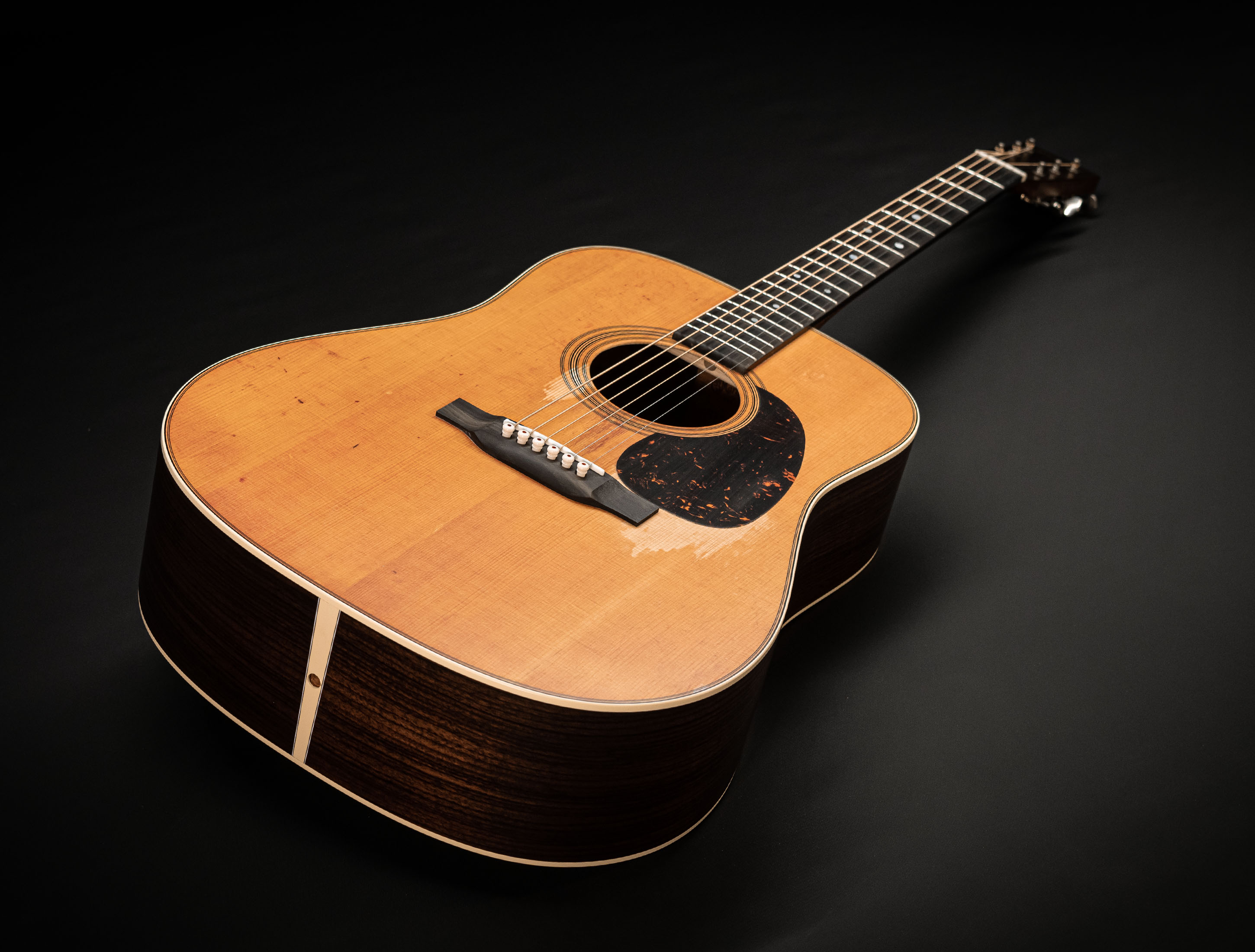 Show gallery (26 images) a153382-Martin-D-28-StreetLegend-musikhaus-hermann