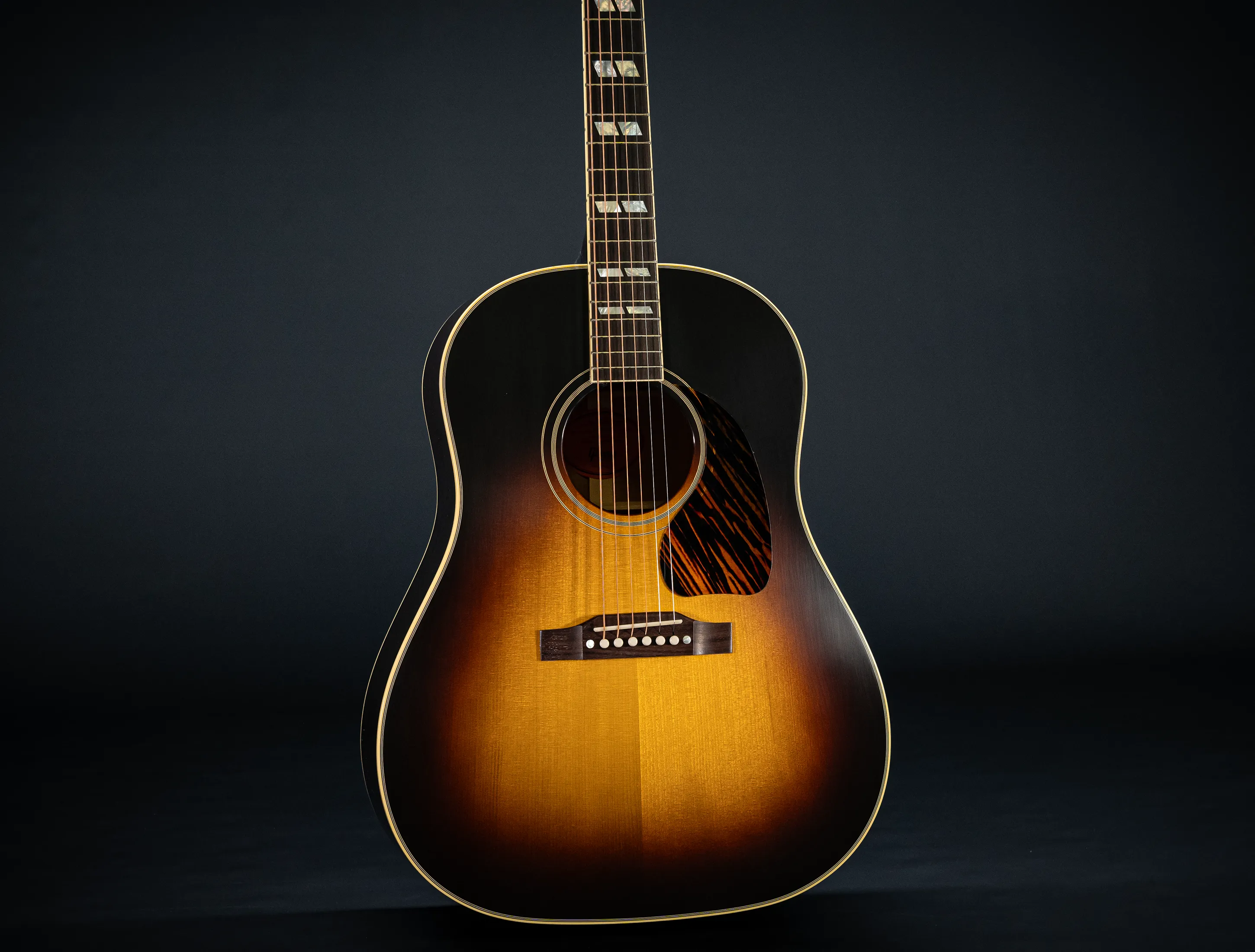 Show gallery (33 images) a174884-Gibson-Southern-Jumbo-EARLY-40s-Golden-Era-Custom-Shop-Adirondack-Vintage-Sunburst-