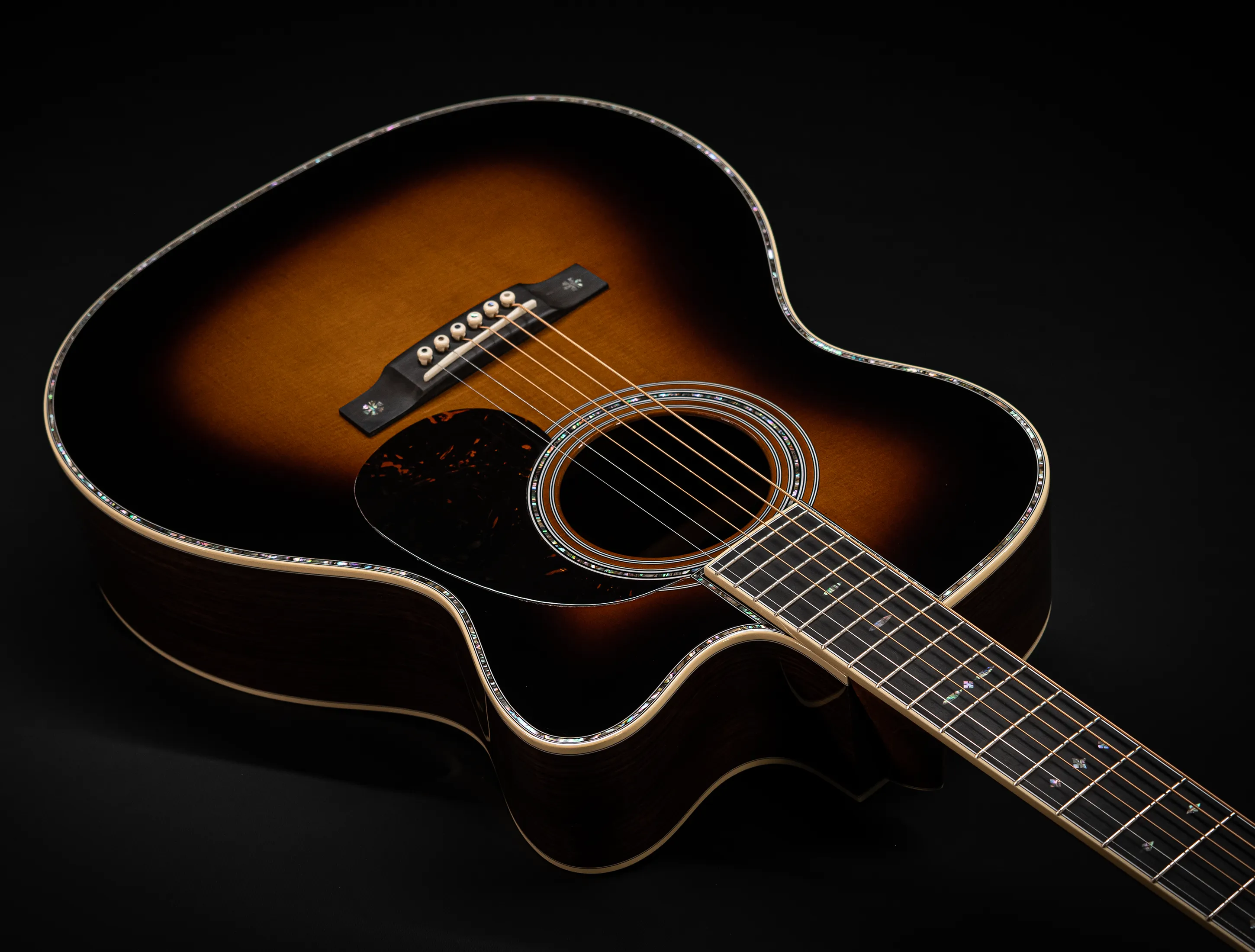 Show gallery (33 images) a162210 Martin 000-42C Custom Shop Golden Era Cutaway 1935 Sunburst