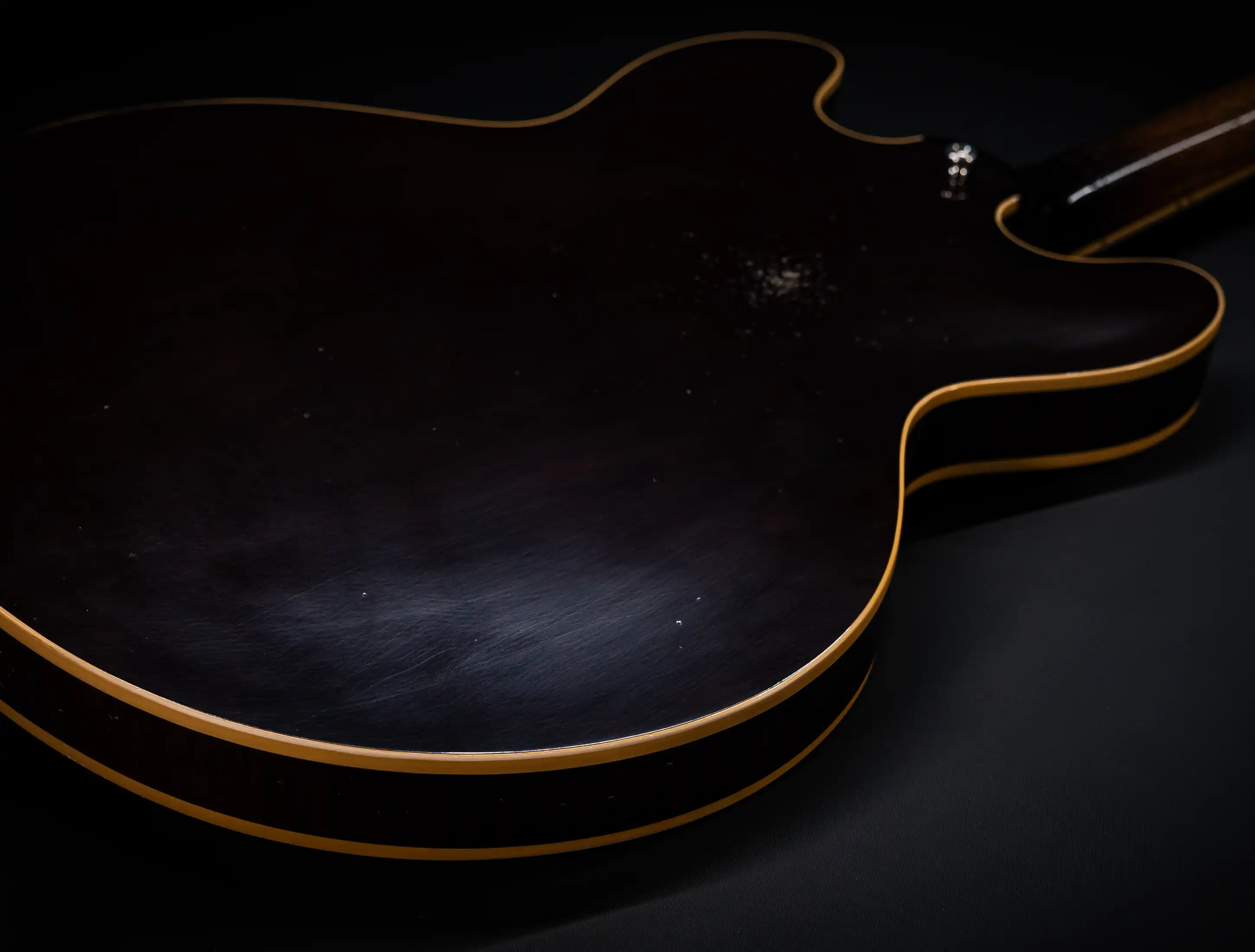 Galerie anzeigen (29 Bilder) a154461 Gibson-ES-335-1964-Custom-Shop-Murphy-Lab-Light-Aged-Figured-Maple-Antique-Walnut-Stain