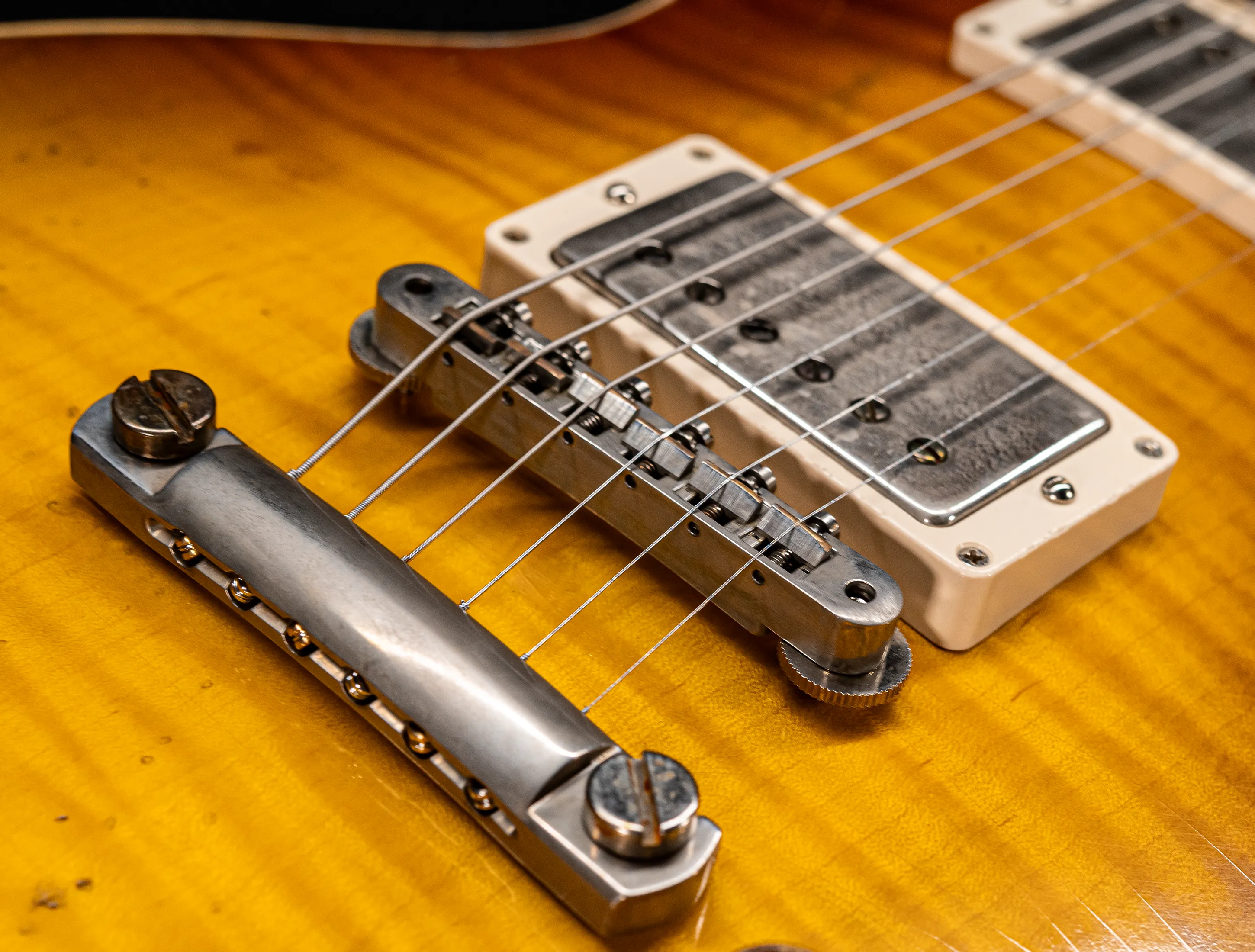 a175939-Gibson-Les-Paul-1959-Memphis-with-Mojo-Murphy-Lab-Ultra-Heavy-Aged-Heroes-Greatest-Hits-