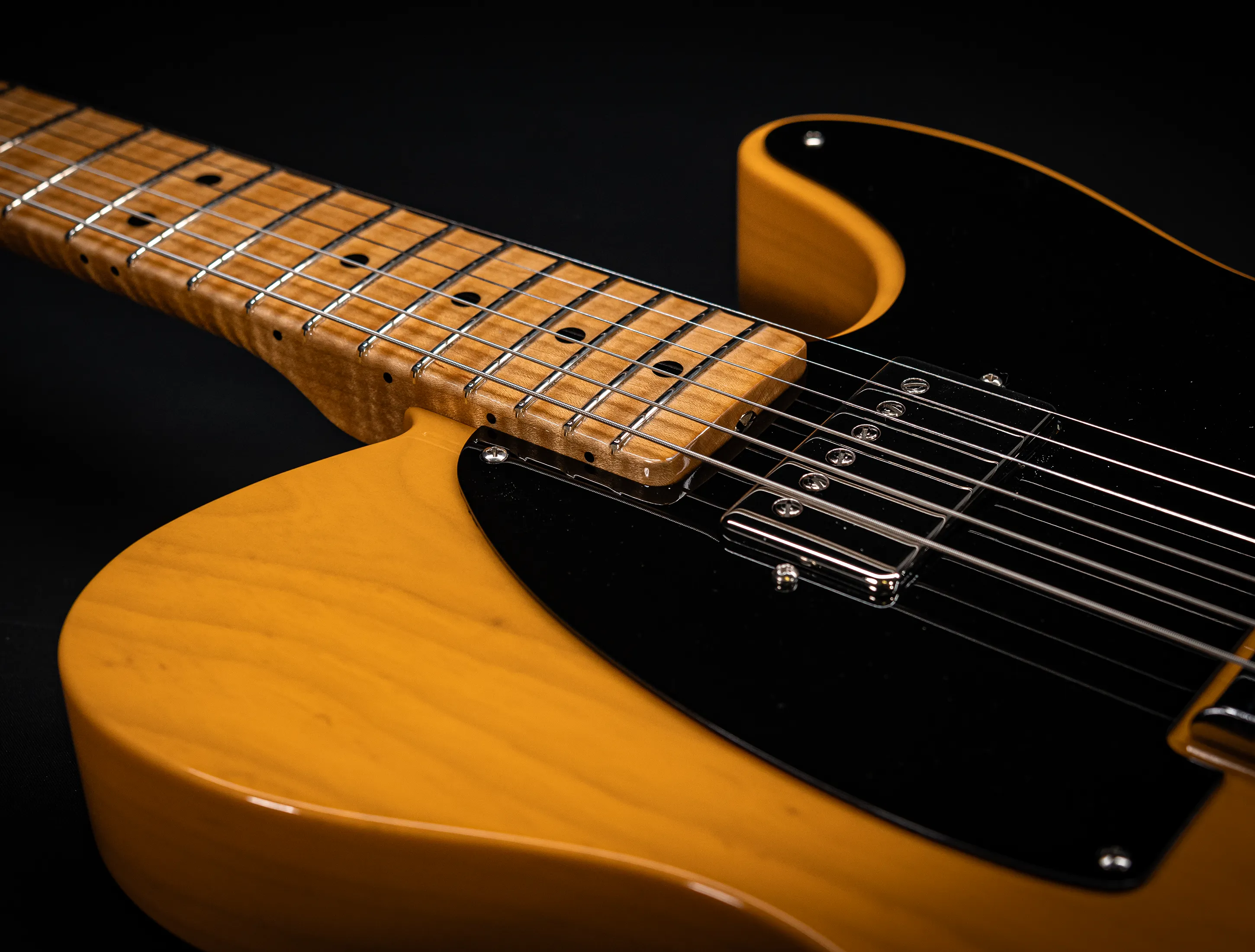 a175689-Fender-MBD- Limited-1952-Humbucker-Telecaster-Timeless-NOS-flame-Neck-Aged-Butterscotch-Blonde-