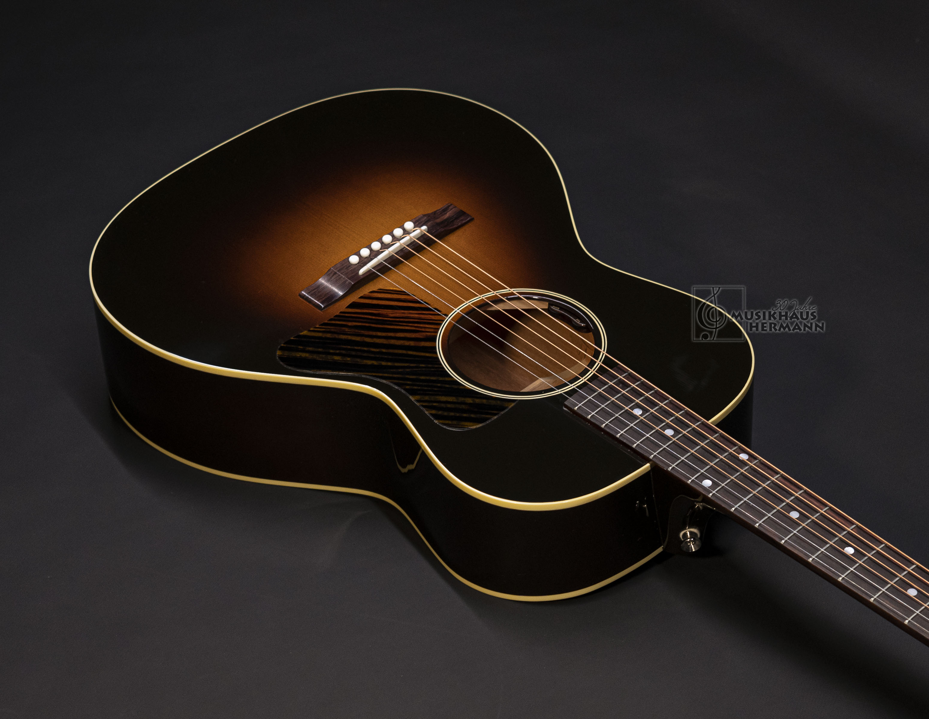 Galerie anzeigen (15 Bilder) a8-4535 gibson-l-00-original-2020-vintage-sunburst