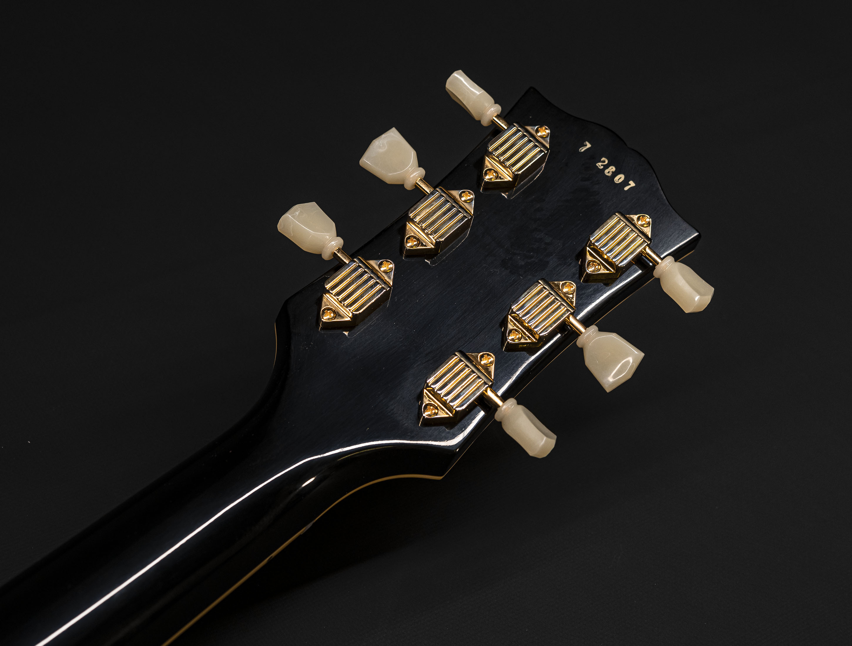 Galerie anzeigen (26 Bilder) a115974-gibson-les-paul-custom-1957-reissue-3-pickup-vos-ebony