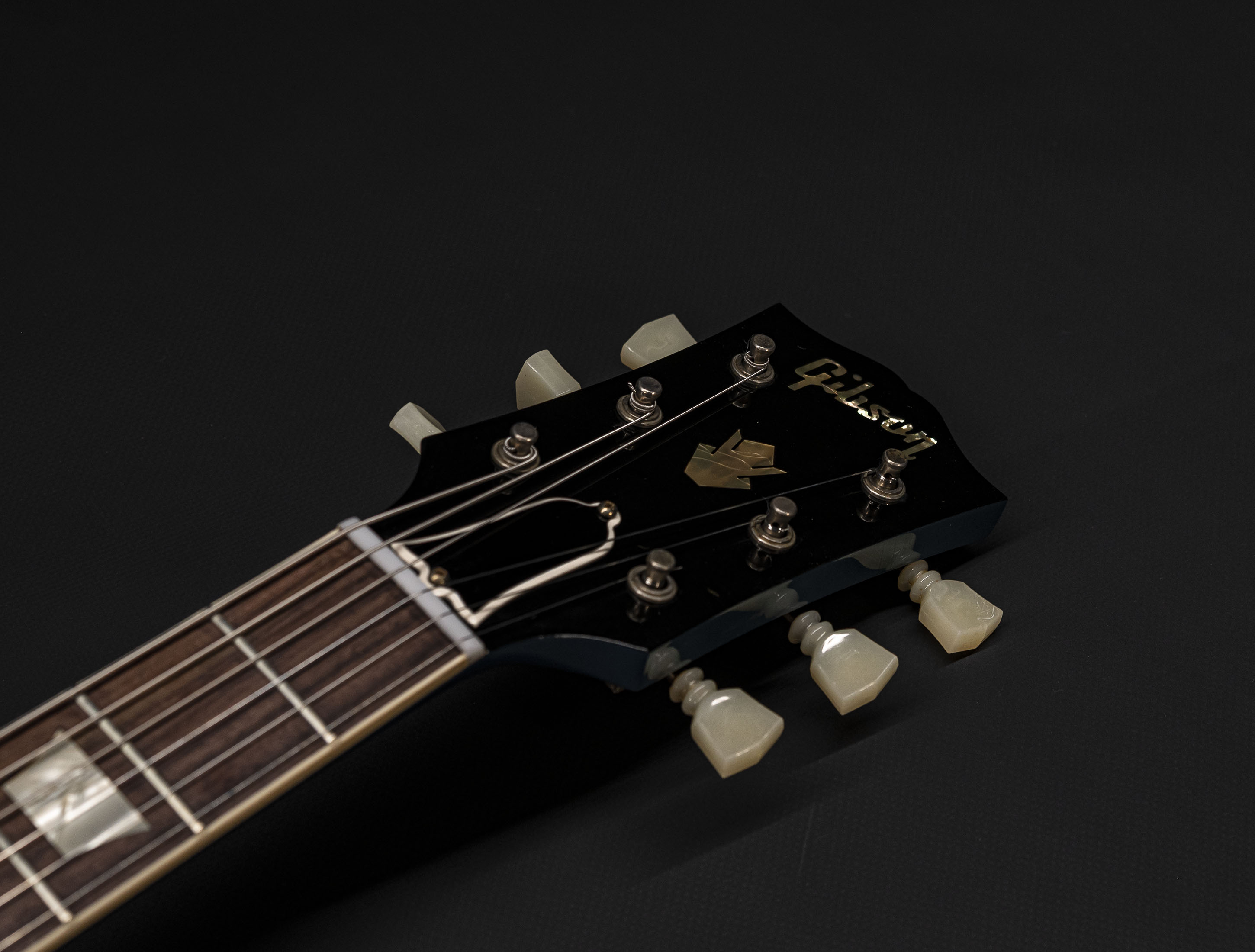 Galerie anzeigen (26 Bilder) a120185-gibson-sg-1964-standard-maestro-vibrola-murphy-lab-ultra-light-aged-pelham-blue