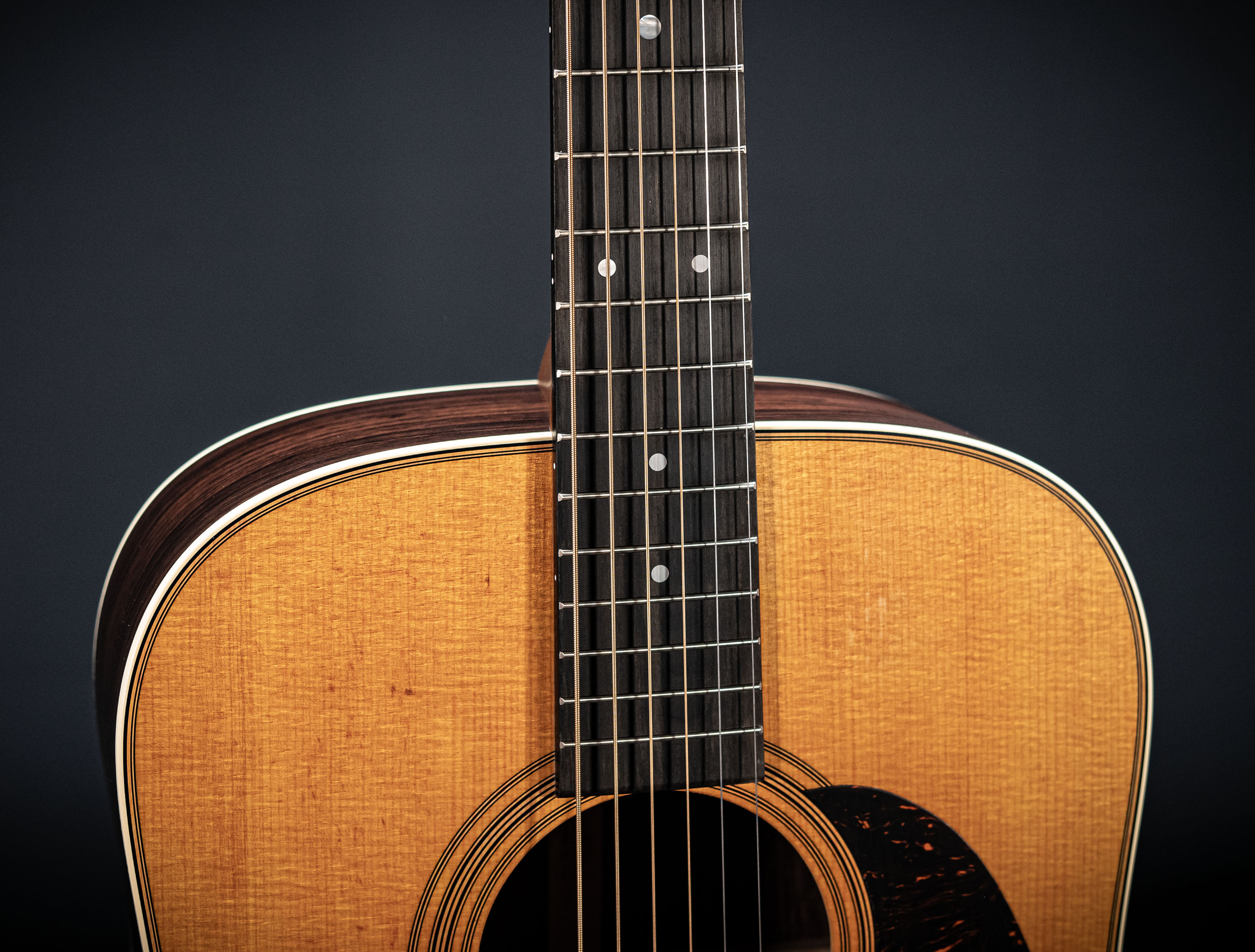 Show gallery (26 images) a153403-Martin-D-28-StreetLegend-musikhaus-hermann