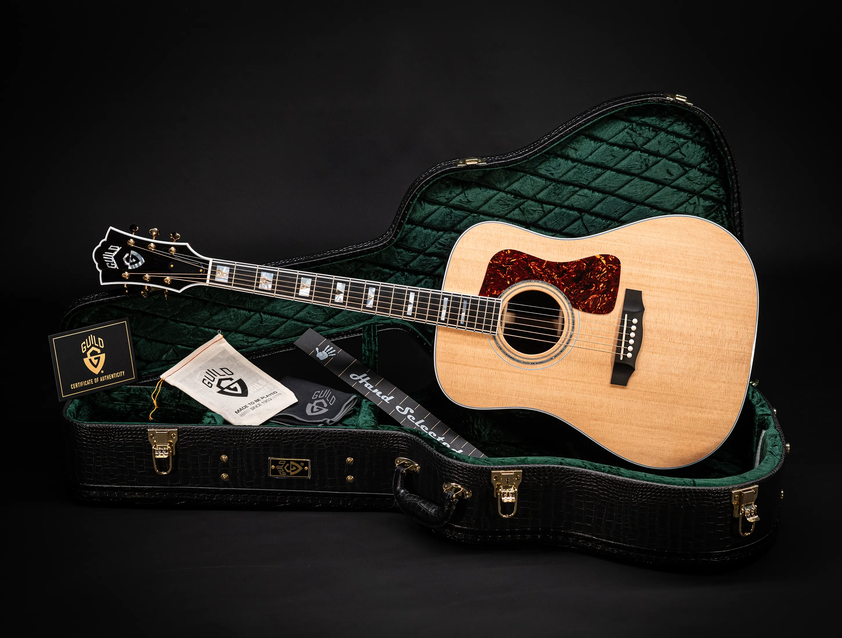 Show gallery (28 images) a156720 Guild D-55 Natural USA