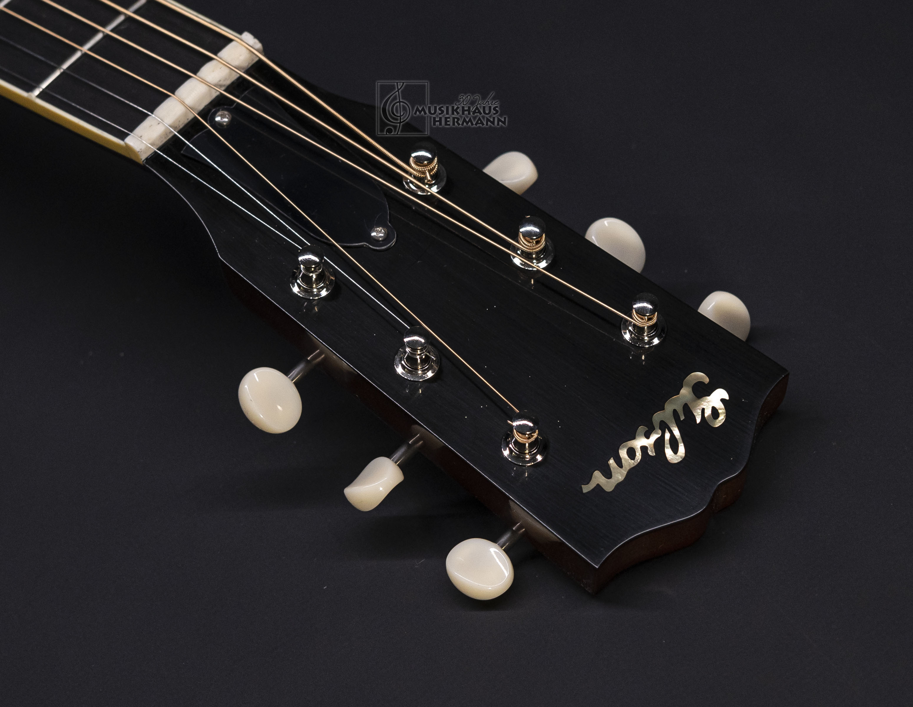 Galerie anzeigen (16 Bilder) a8-8202 gibson-1939-j-55-faded-vintage-sunburst