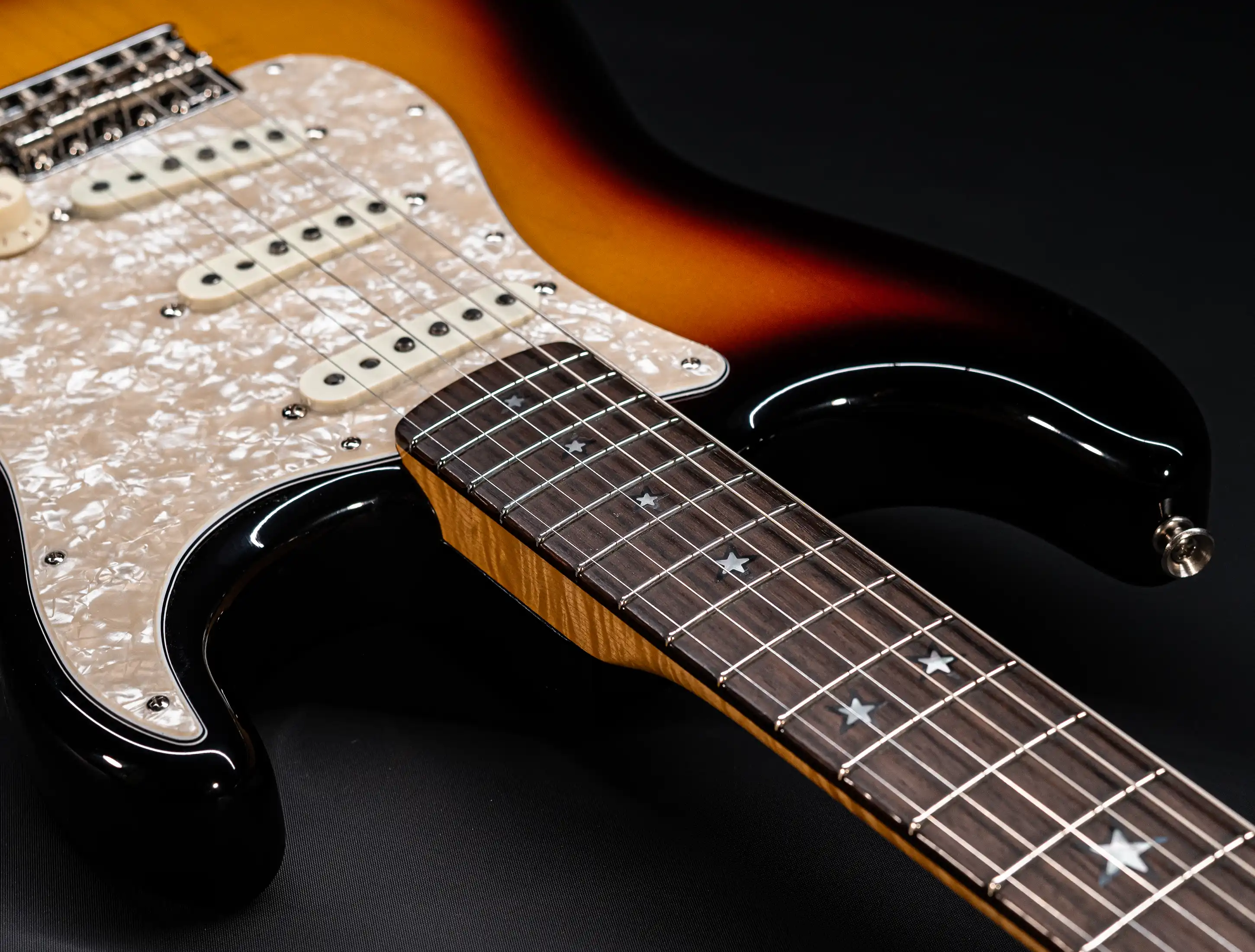 a154628 Fender-MBD-Limited-60s-STARS-Stratocaster-NOS-flame-Neck-Sunburst
