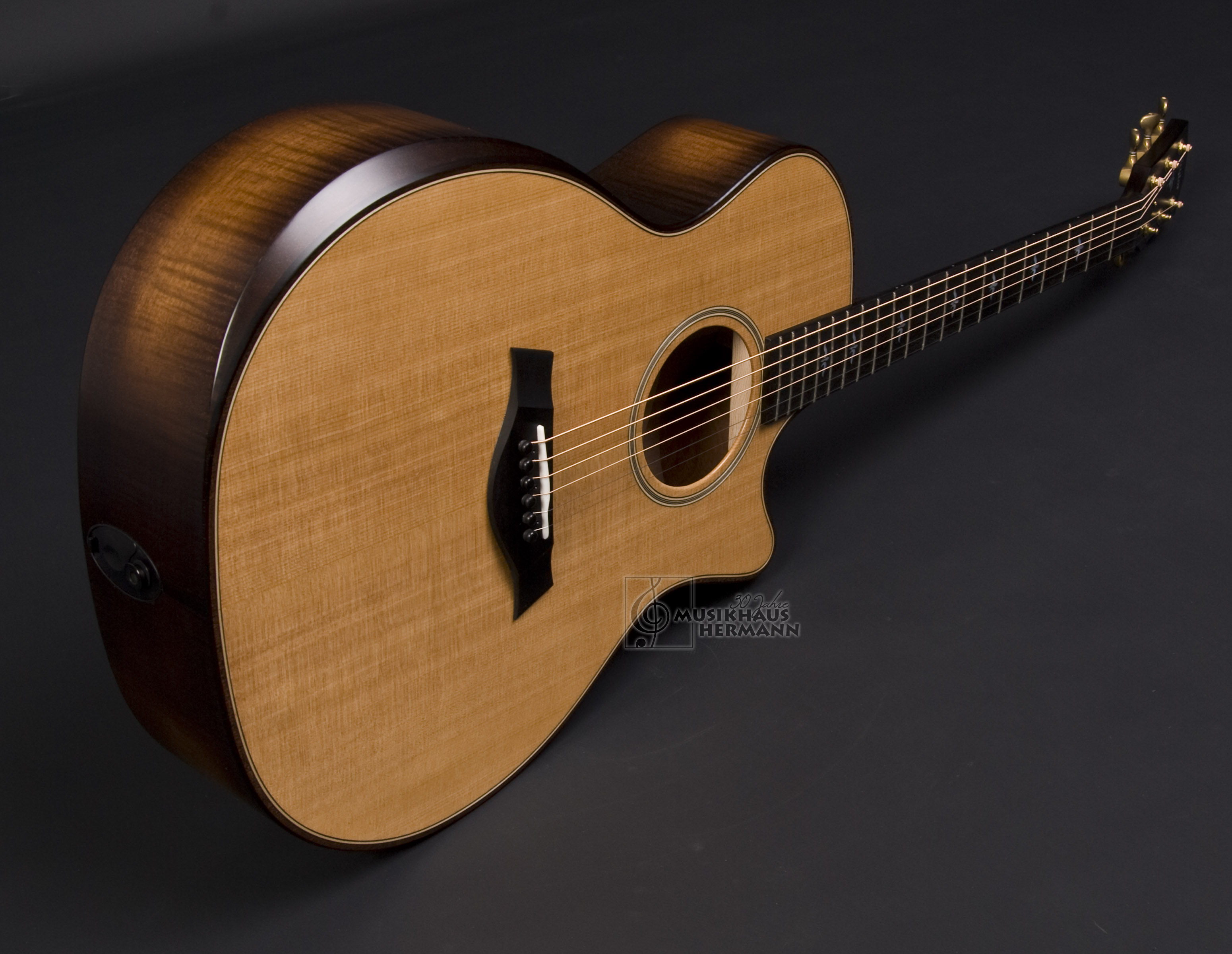 Show gallery (14 images) a7-0326-taylor-614ce-builders-edition-nt-natural