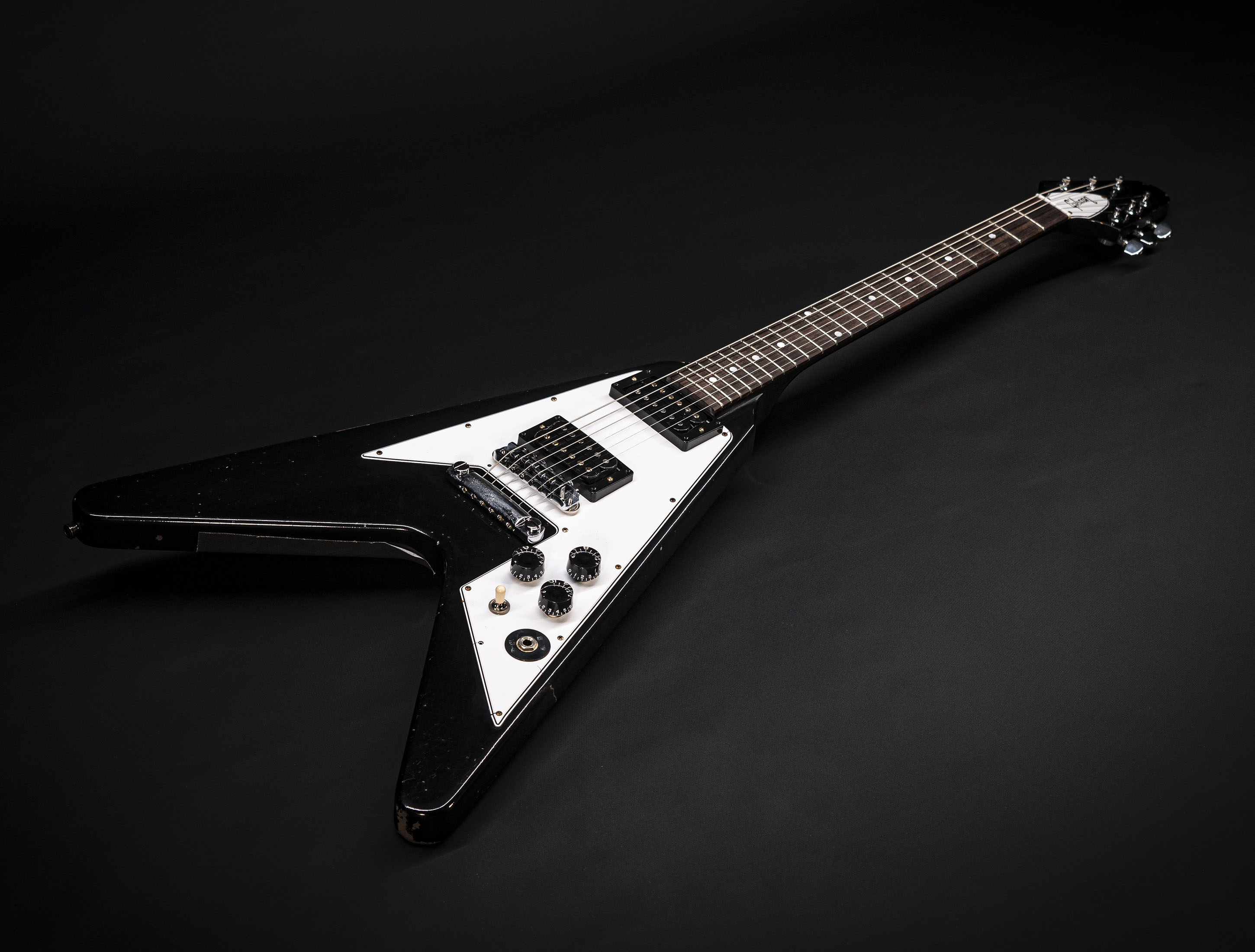 a133613-Gibson-Kirk-Hammett-1979-Flying-V-Ebony a133613-gibson-kirk-hammett-1979-flying-v-ebony