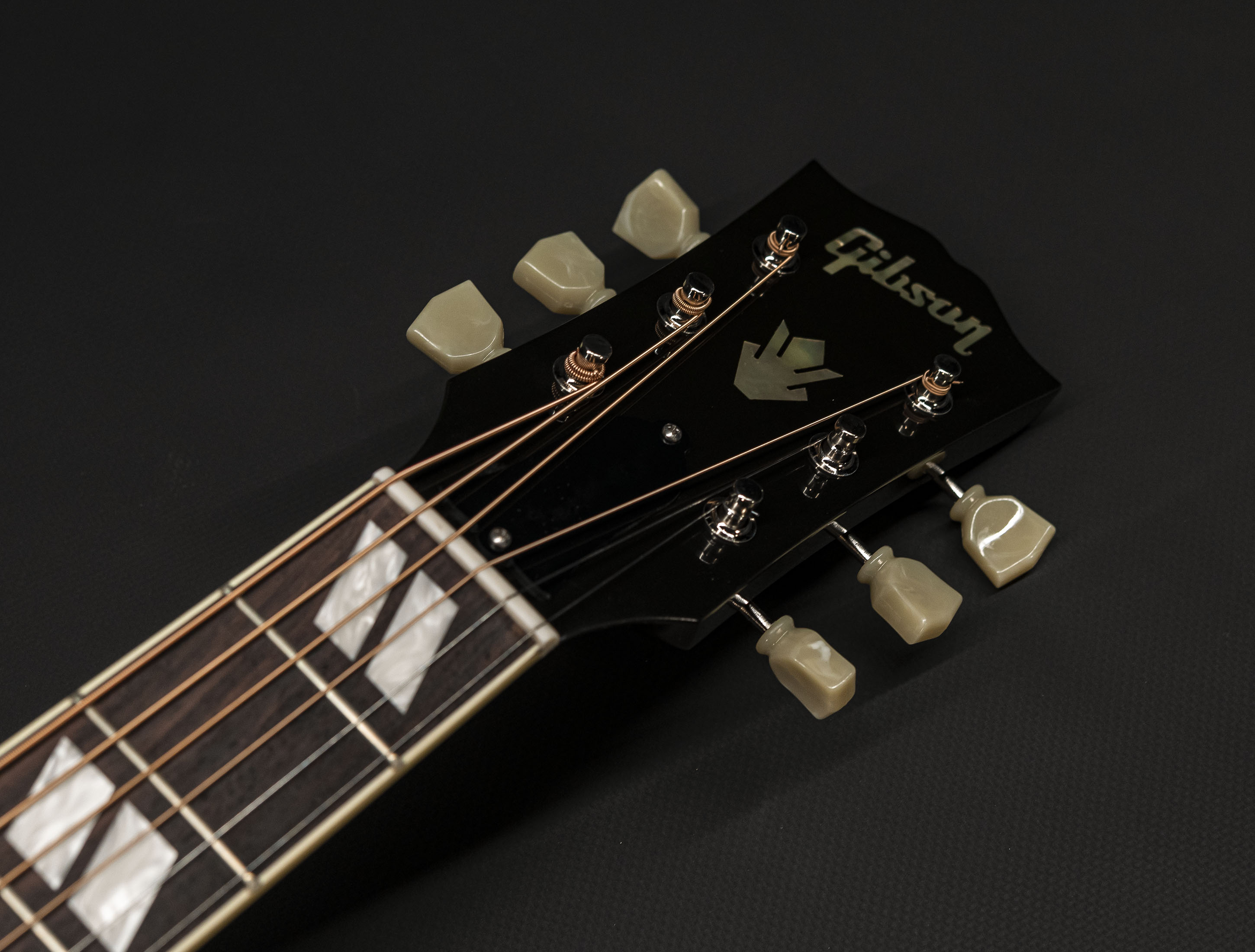 Show gallery (24 images) a119816gibson-nathaniel-rateliff-lg-2-western