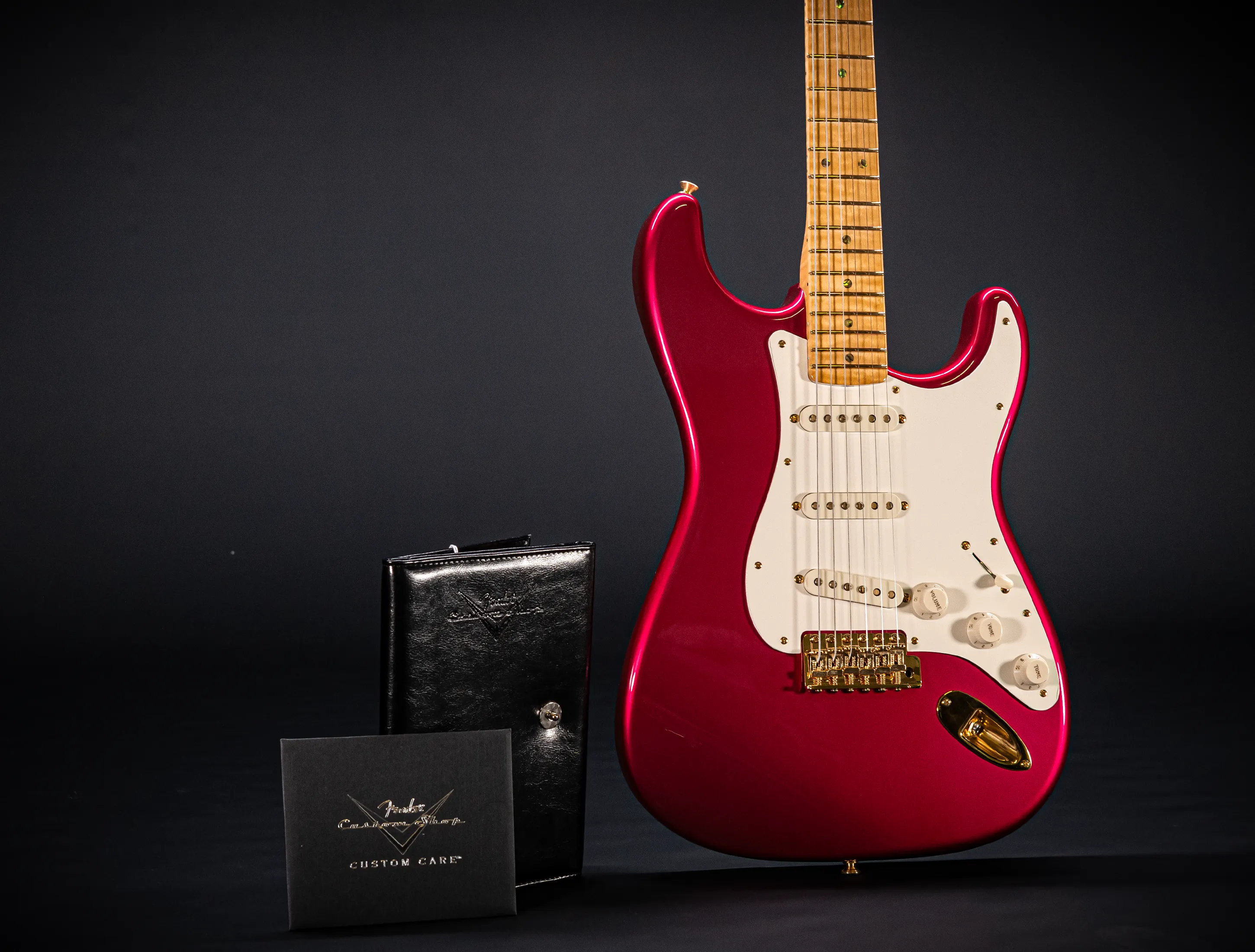Fender 70th Anniversary Limited Stratocaster NOS Mastergrade Flame AAAA Neck - Magenta Pearl