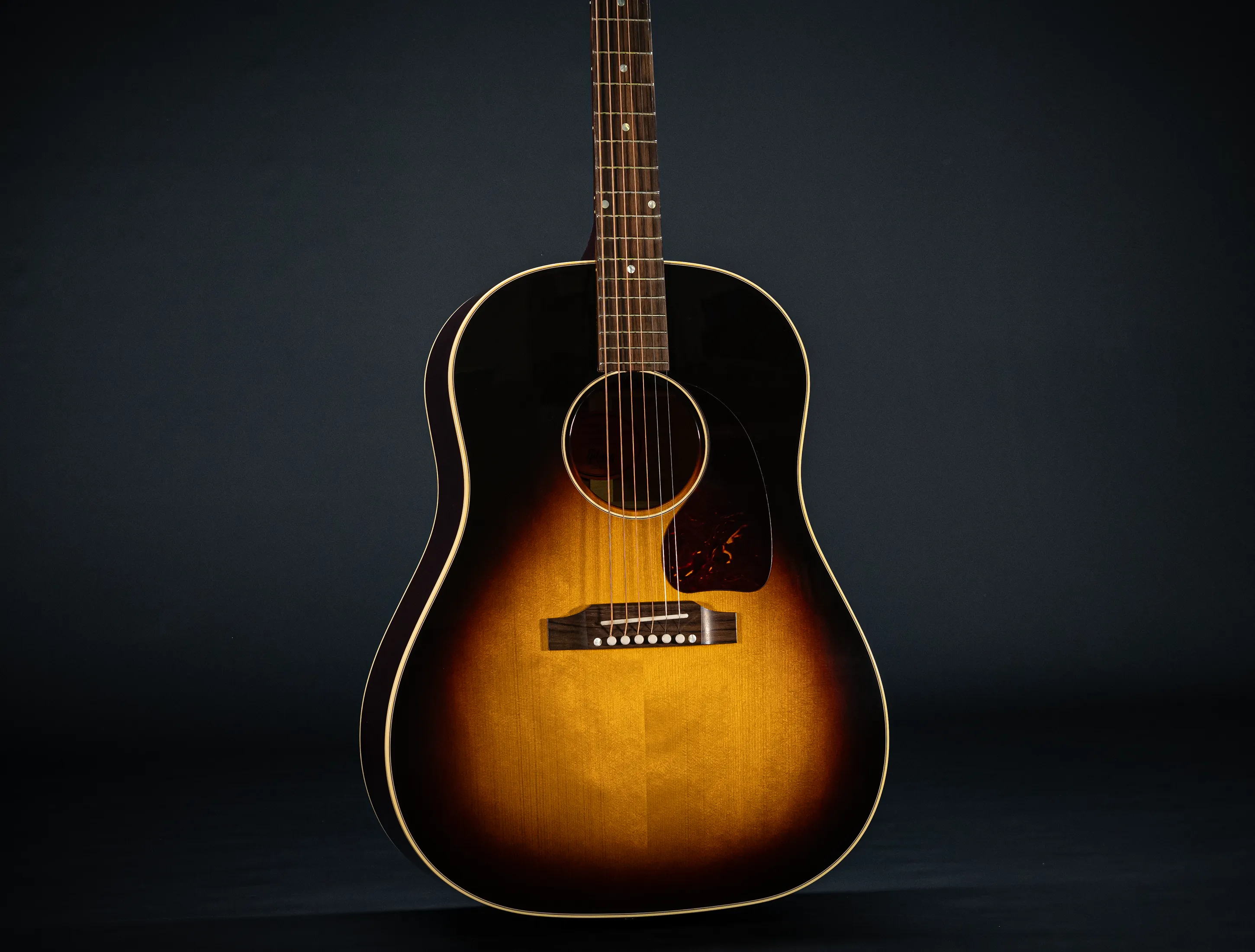 Galerie anzeigen (33 Bilder) a174916-Gibson-J-45-EARLY-50`s-Golden-Era-Custom-Shop-Adirondack-Vintage-Sunburst-
