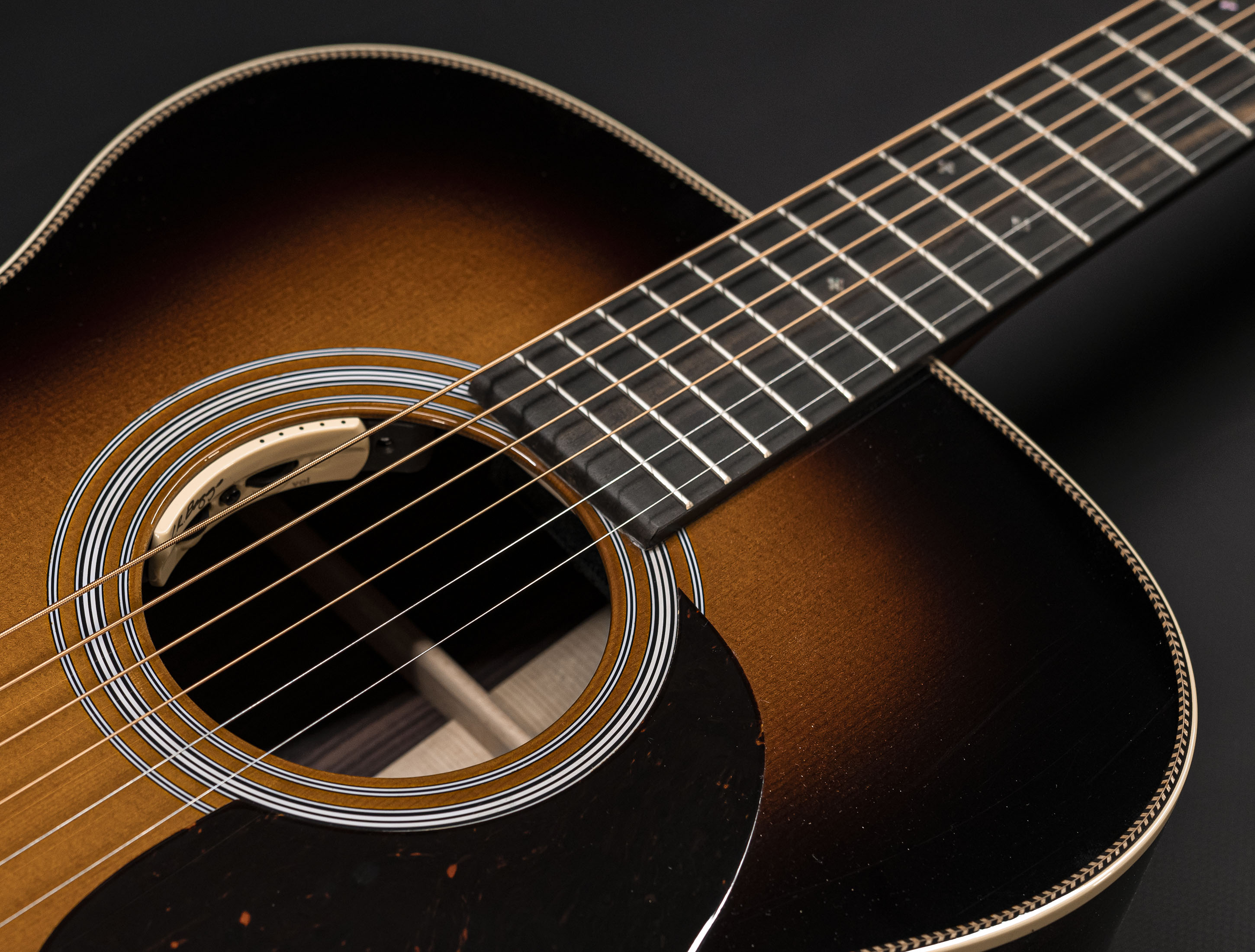 Galerie anzeigen (16 Bilder) a117851-martin-000-28e-lrb-reimagined-sunburst-lr-baggs-anthem