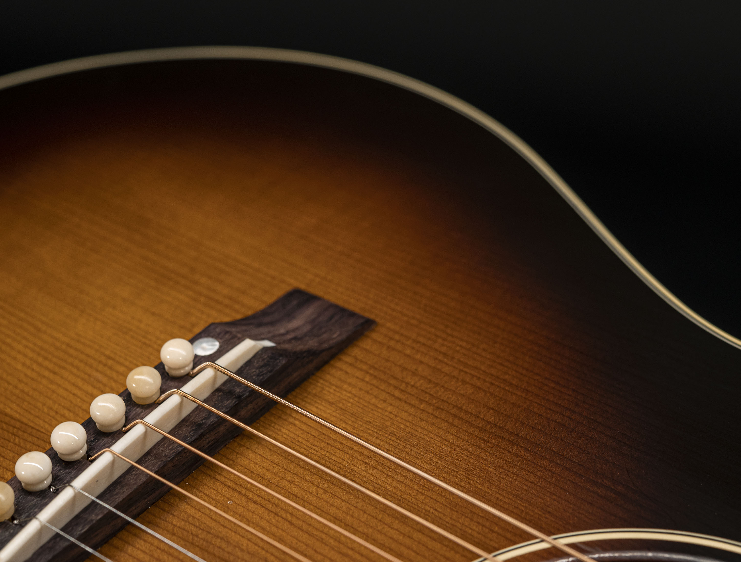 Show gallery (24 images) a133378 gibson-lg-2-1942-banner-vintage-sunburst