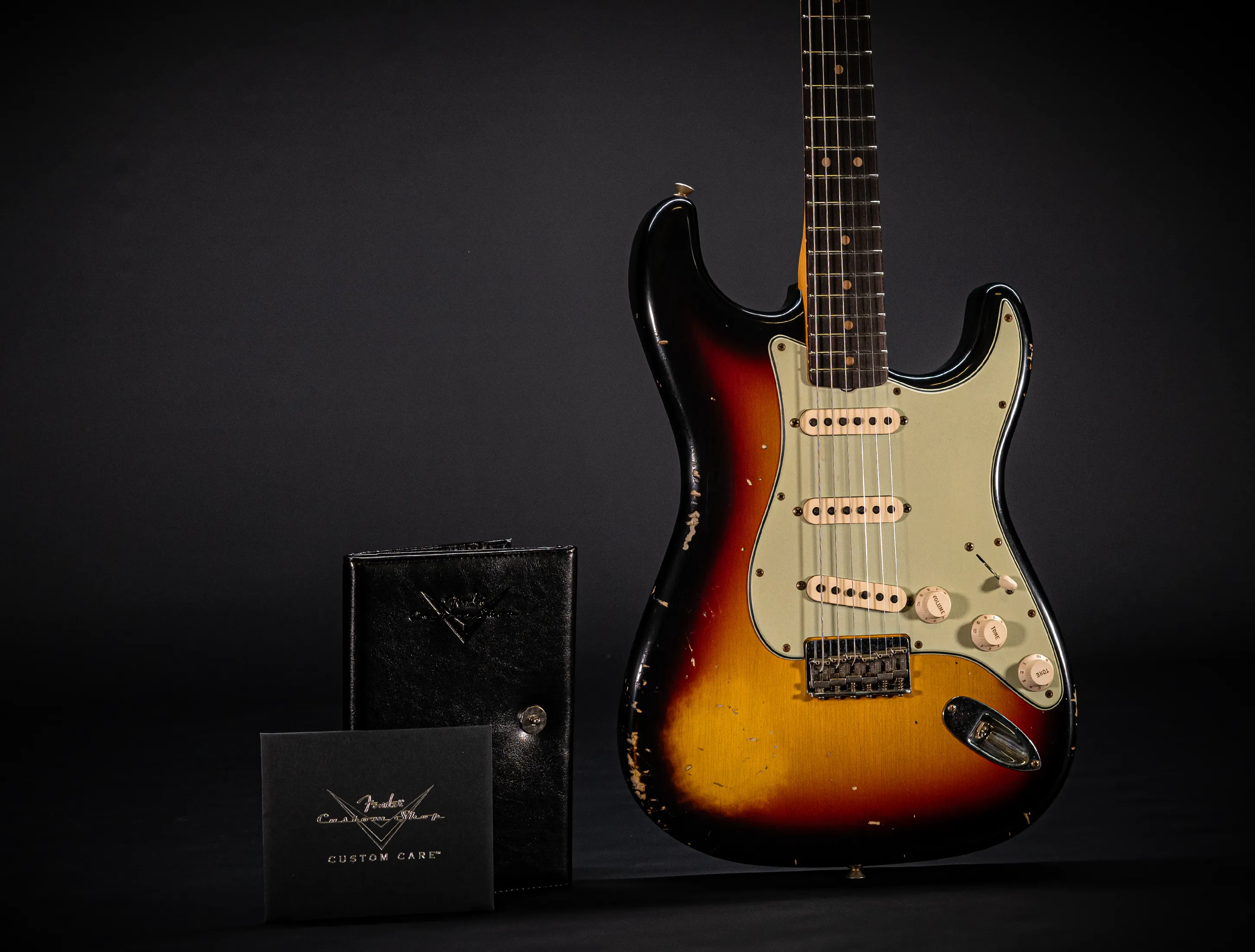 Fender MBD Limited 1963 Hardtail Stratocaster Relic - Aged 3 Tone Sunburst
