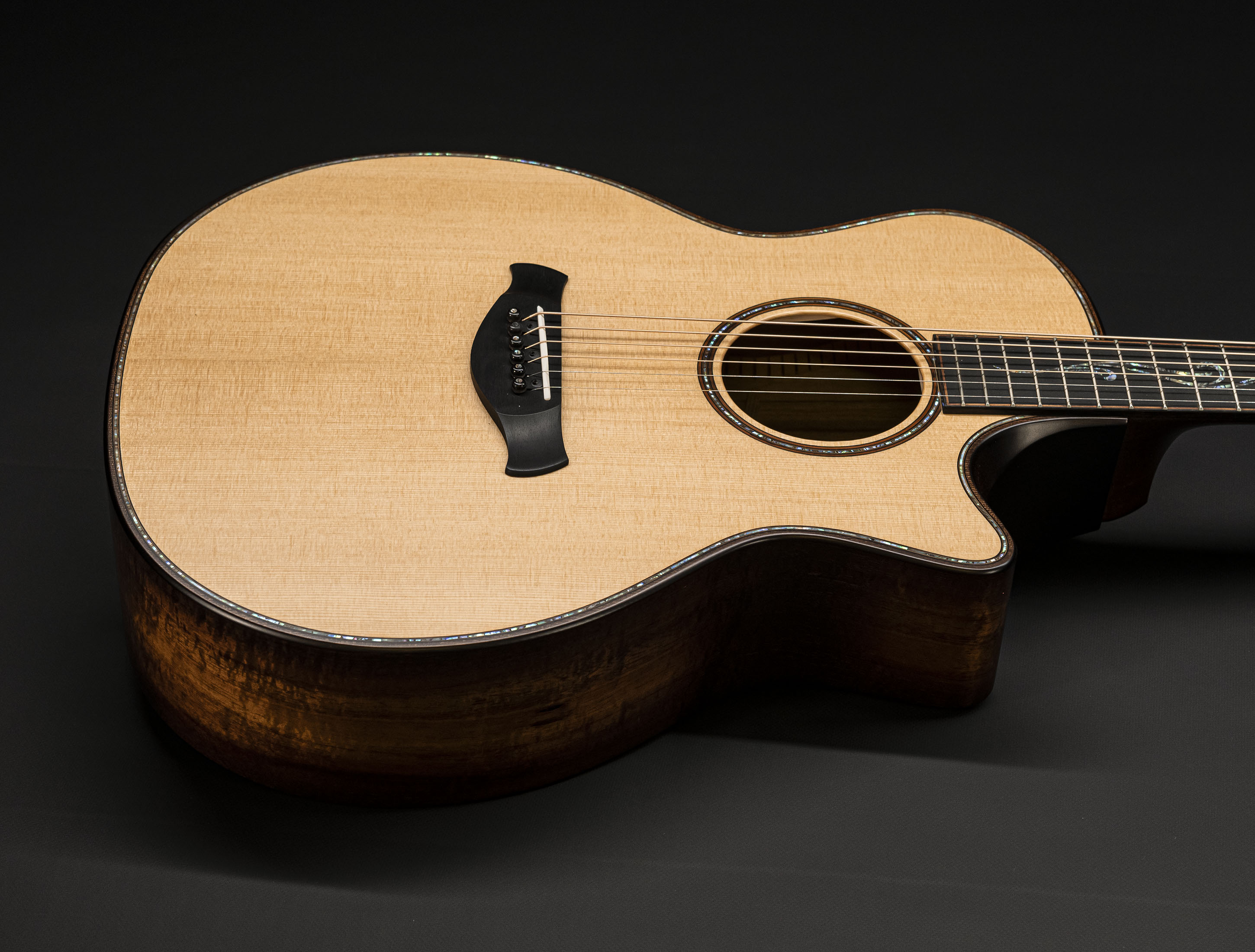 Galerie anzeigen (25 Bilder) a116911-taylor-builders-edition-k14ce-be-koa