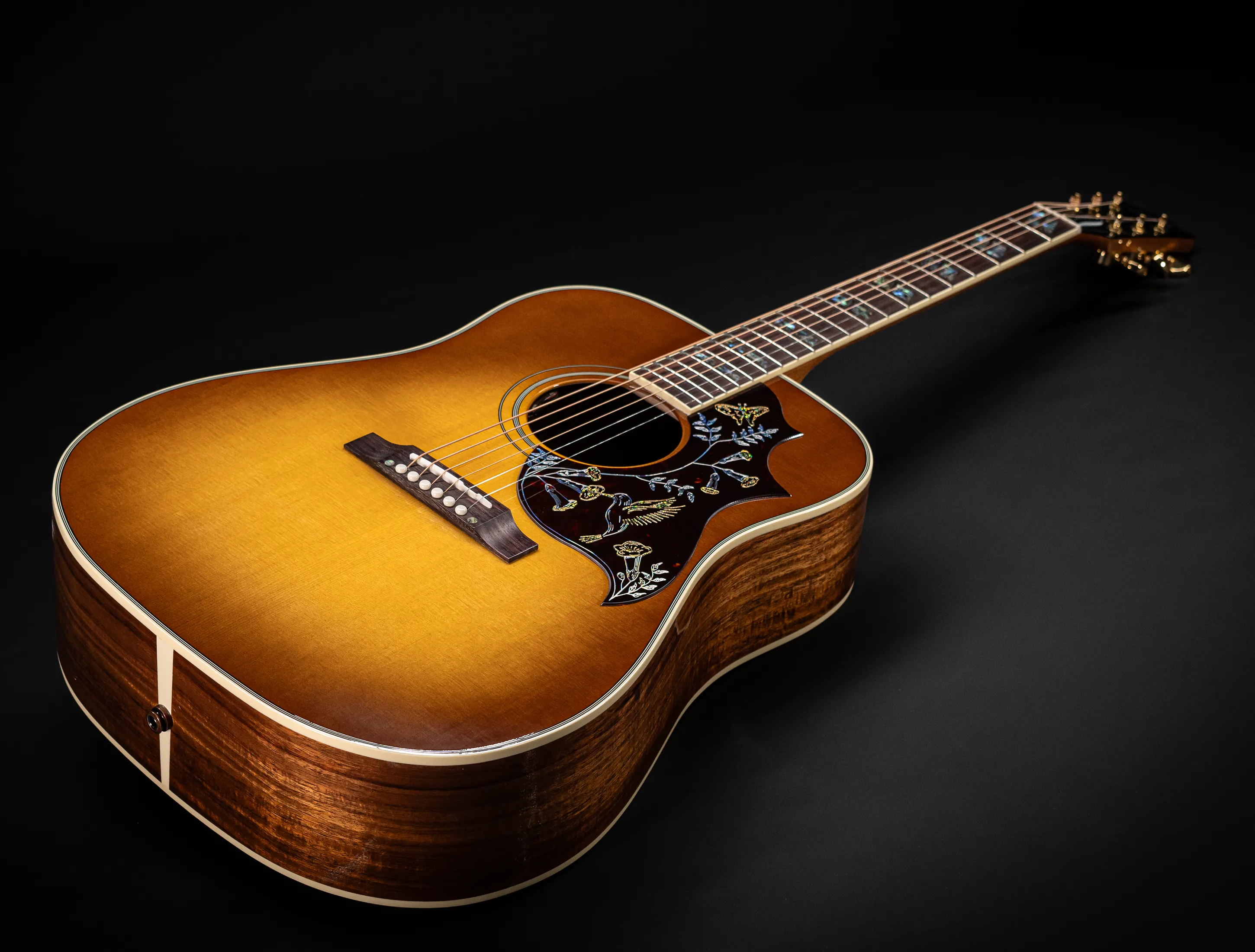 Gibson Hummingbird Elegant Koa - Honey Burst