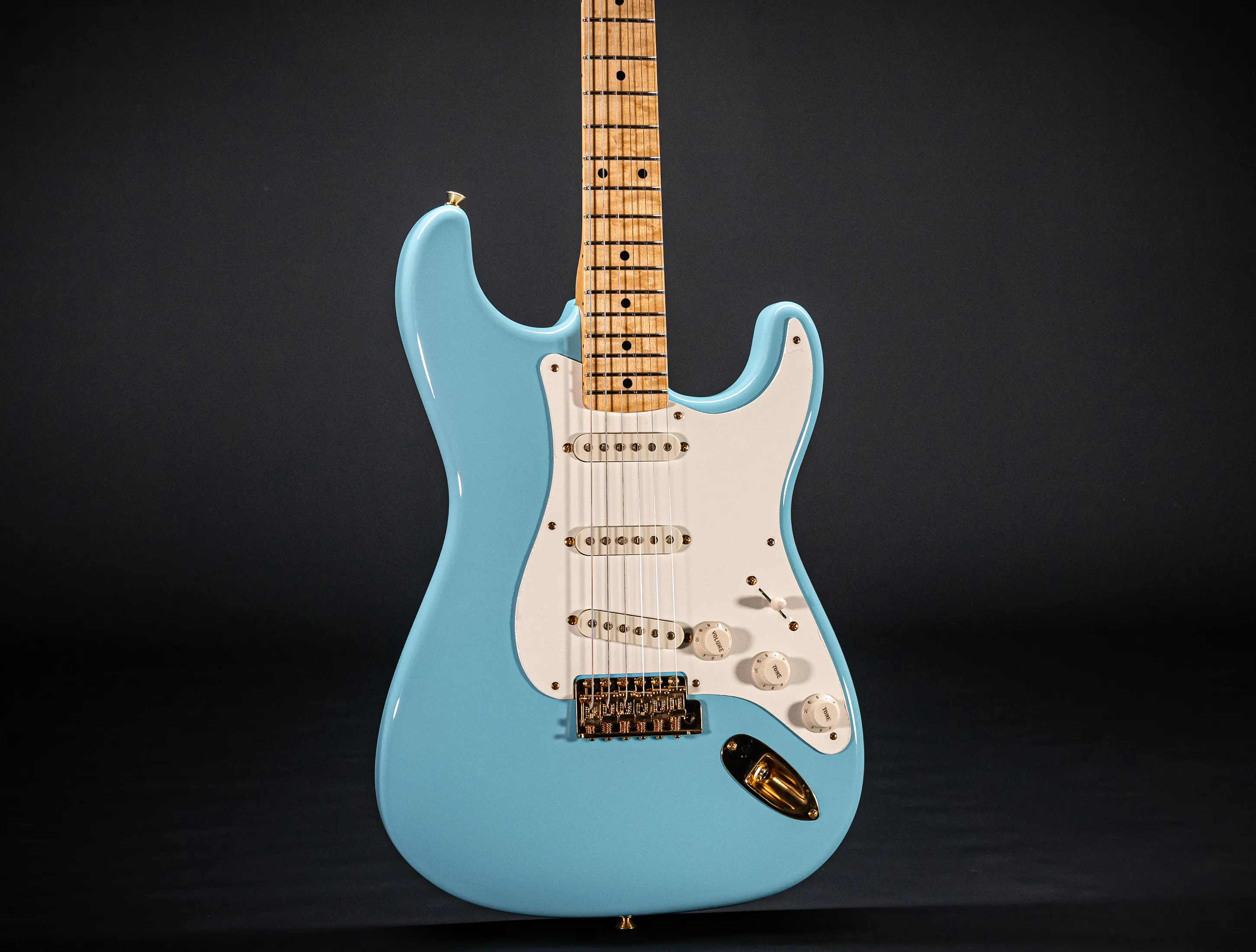 Fender 1959 Limited Stratocaster NOS Birdseye Neck Gold Hardware - Daphne Blue
