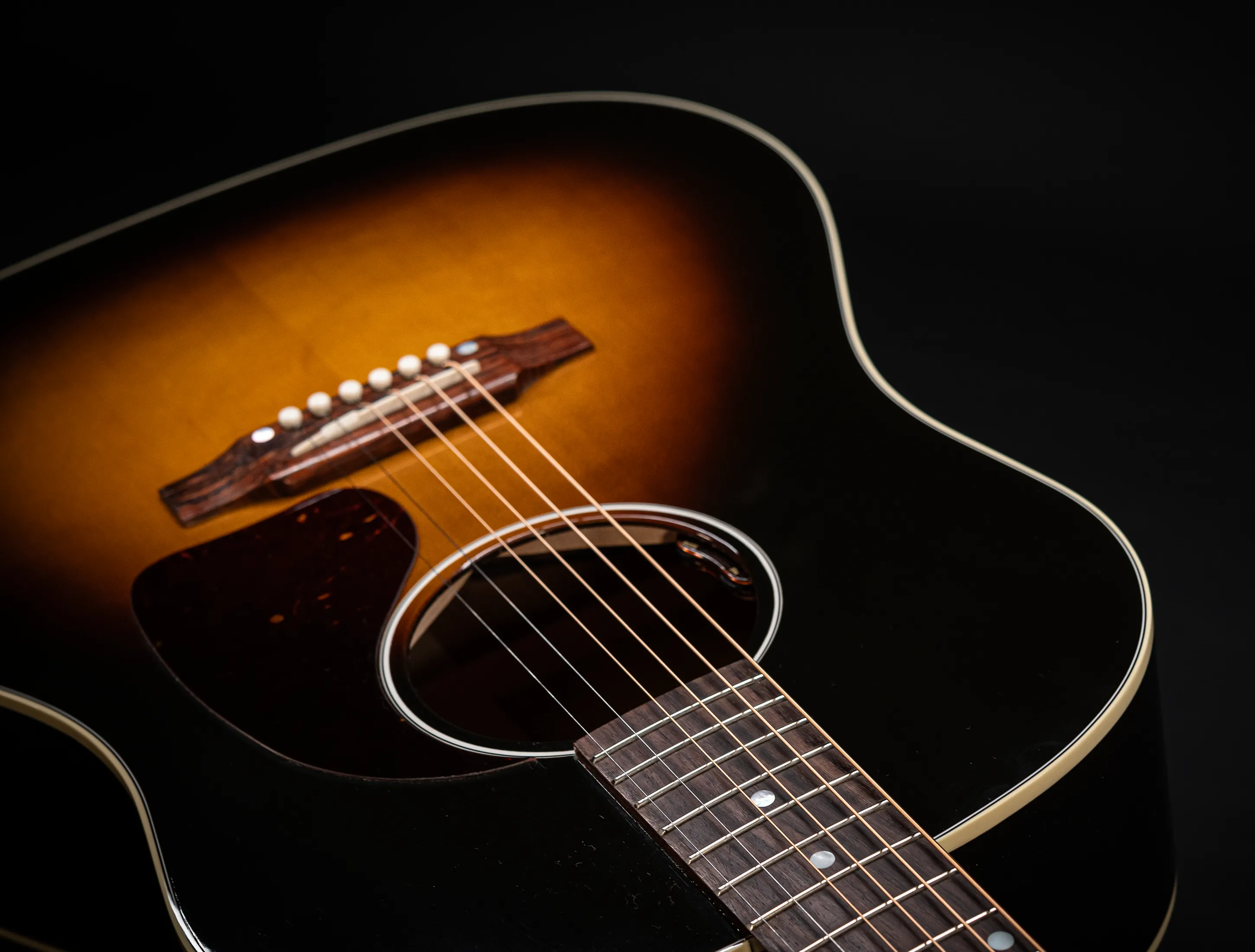 Show gallery (23 images) a170016 Gibson J-45 Standard - Vintage Sunburst