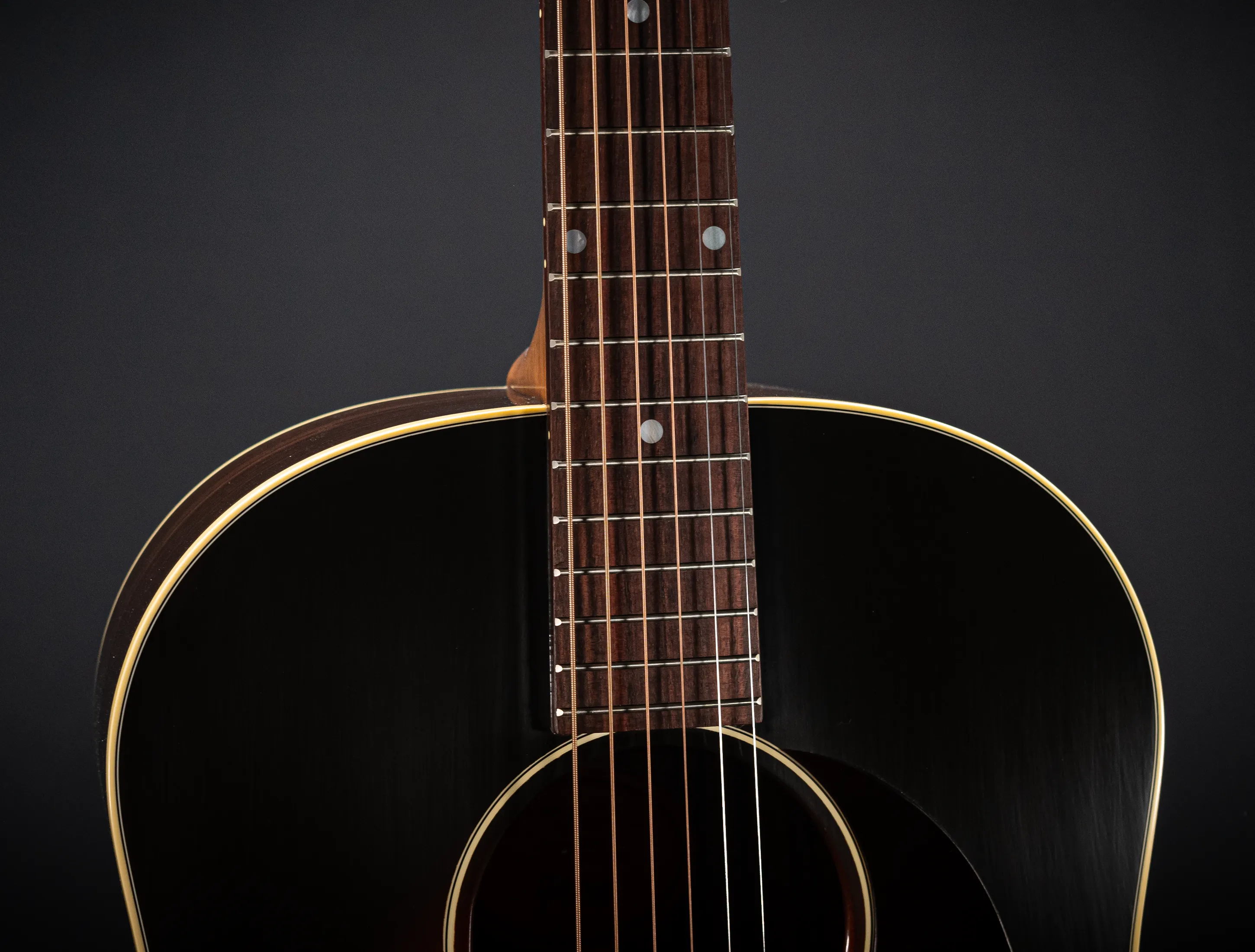 Show gallery (30 images) a175828-Gibson-J-45-Rosewood-EARLY-50s-Golden-Era-Custom-Shop-Adirondack-Vintage-Sunburst-Musikhaus-Hermann-