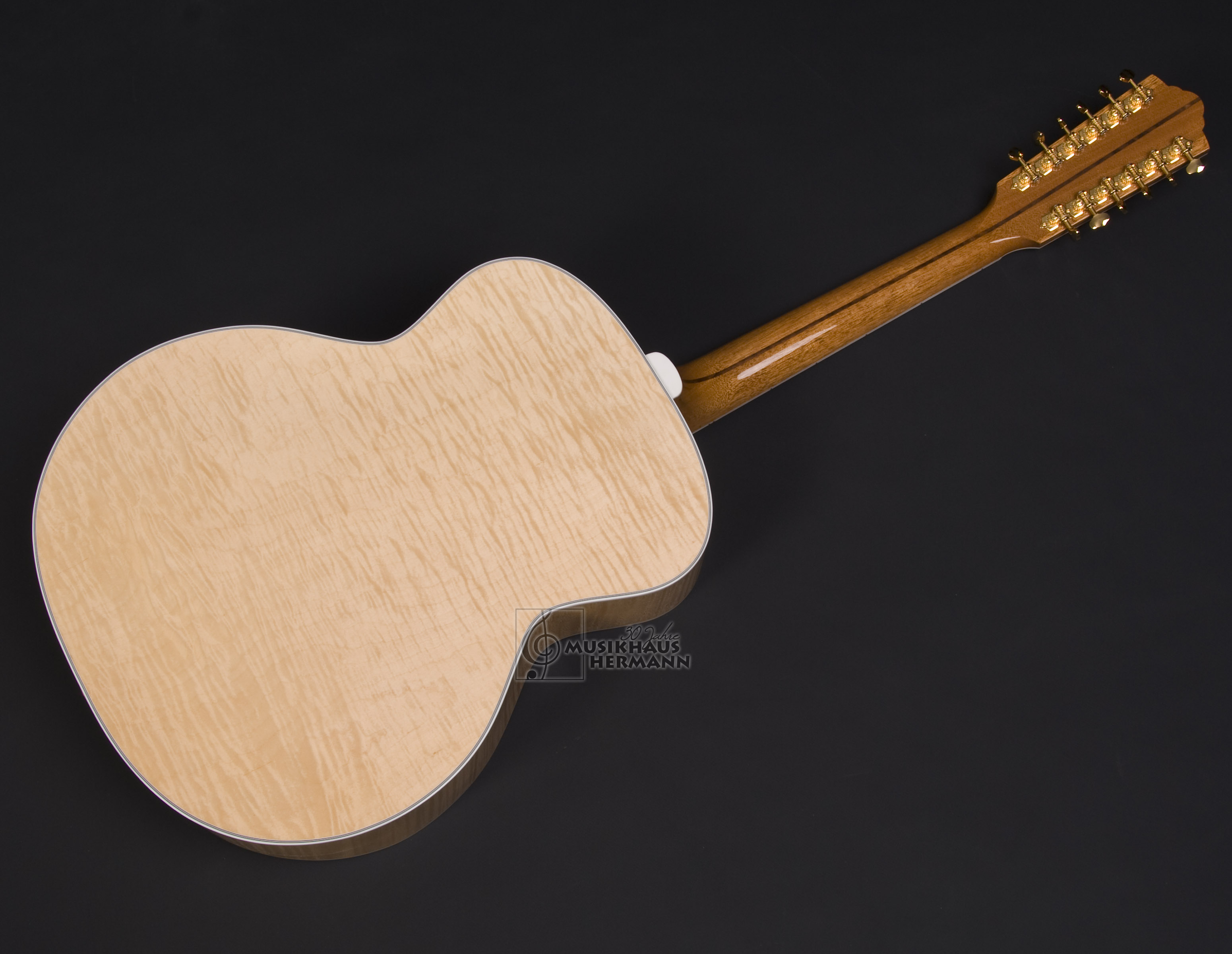 Galerie anzeigen (13 Bilder) a7-0845-guild-f512e-maple