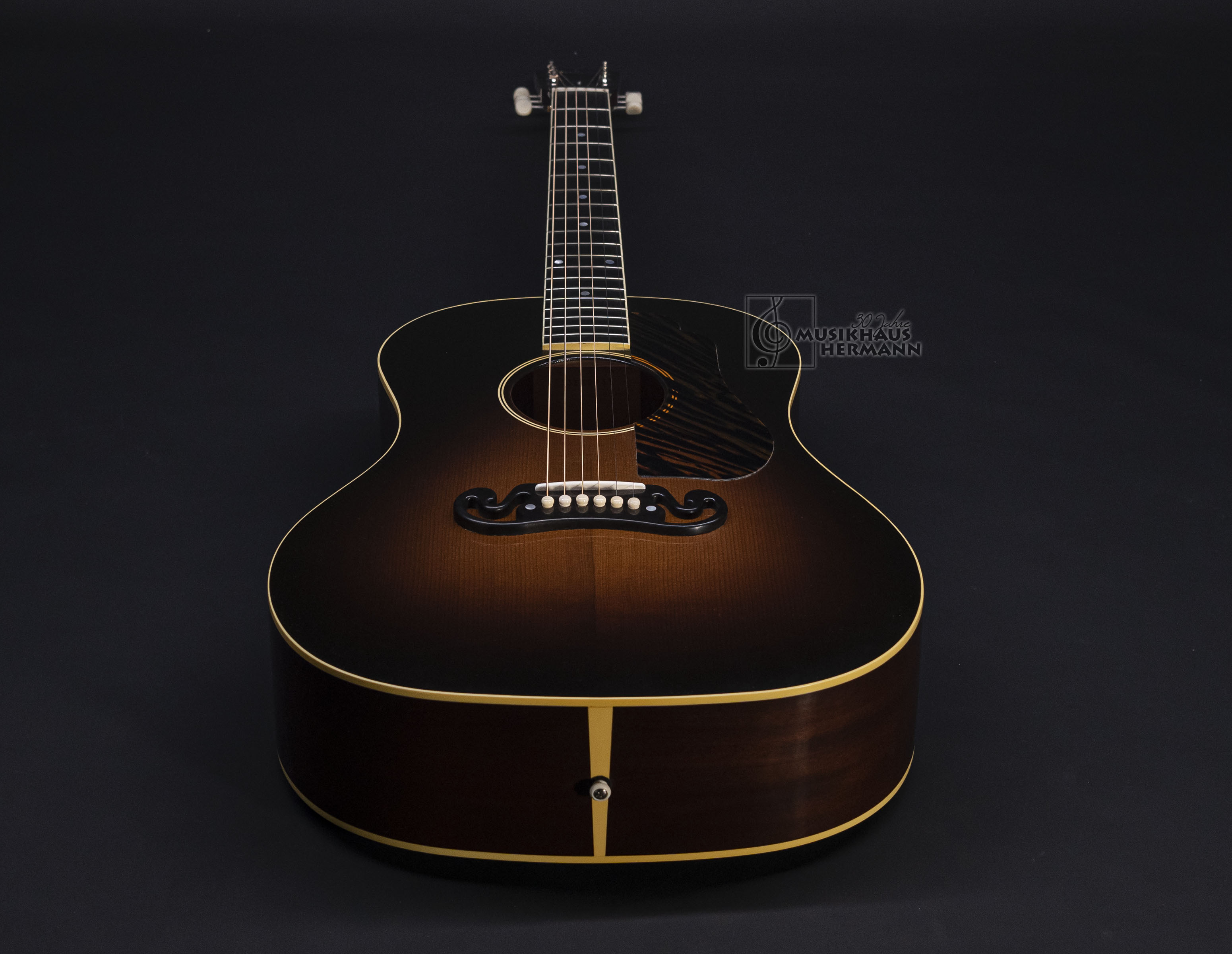 Galerie anzeigen (16 Bilder) a8-8199 gibson-1939-j-55-faded-vintage-sunburst