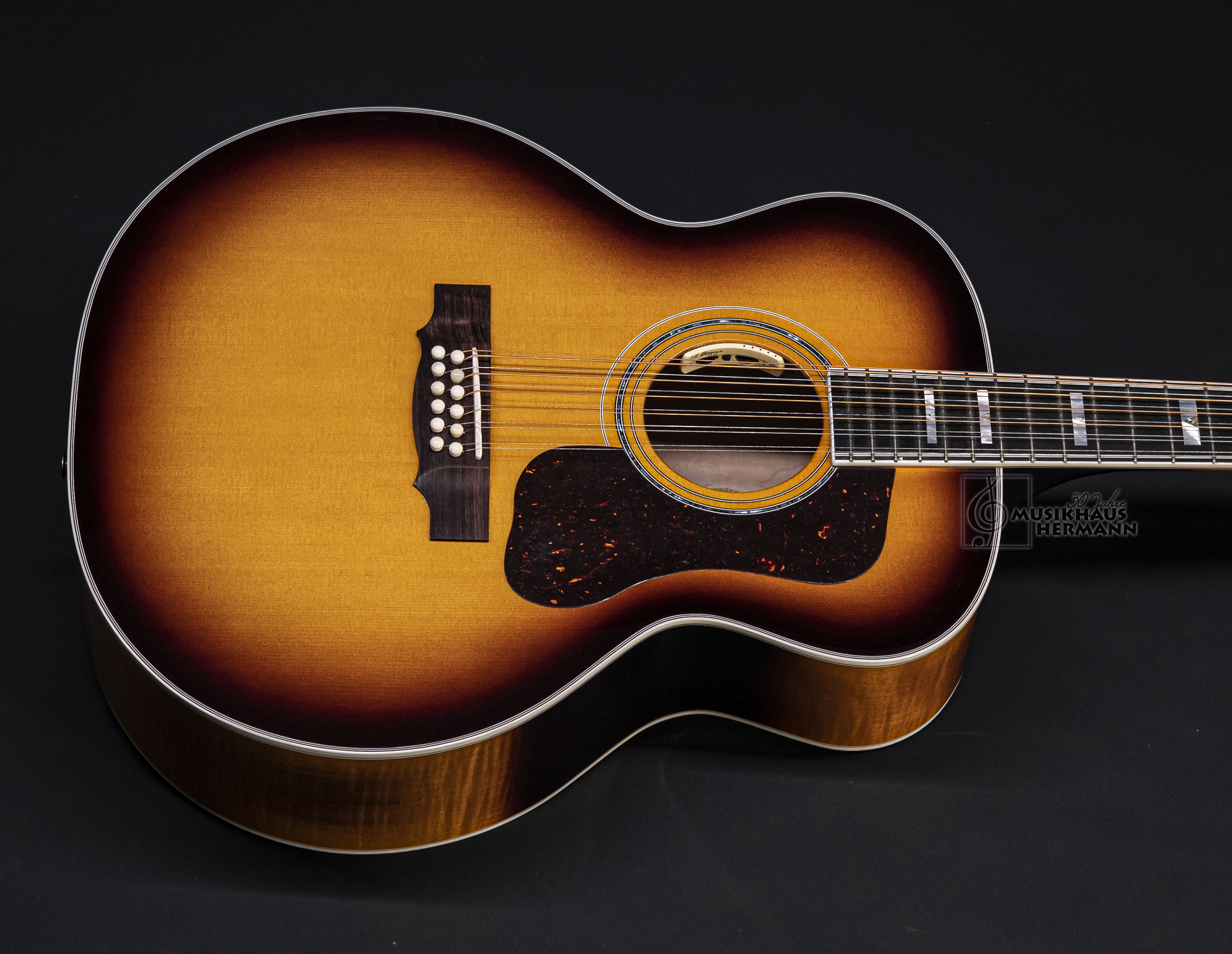 Galerie anzeigen (20 Bilder) a9-1361-guild-f512e-maple-atb