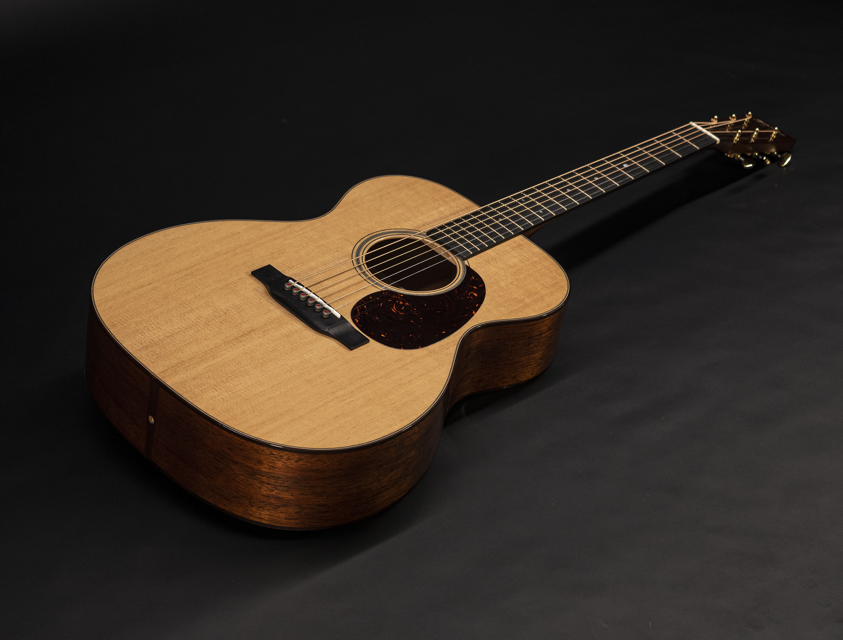 Show gallery (23 images) a112962-martin-000-18-modern-deluxe