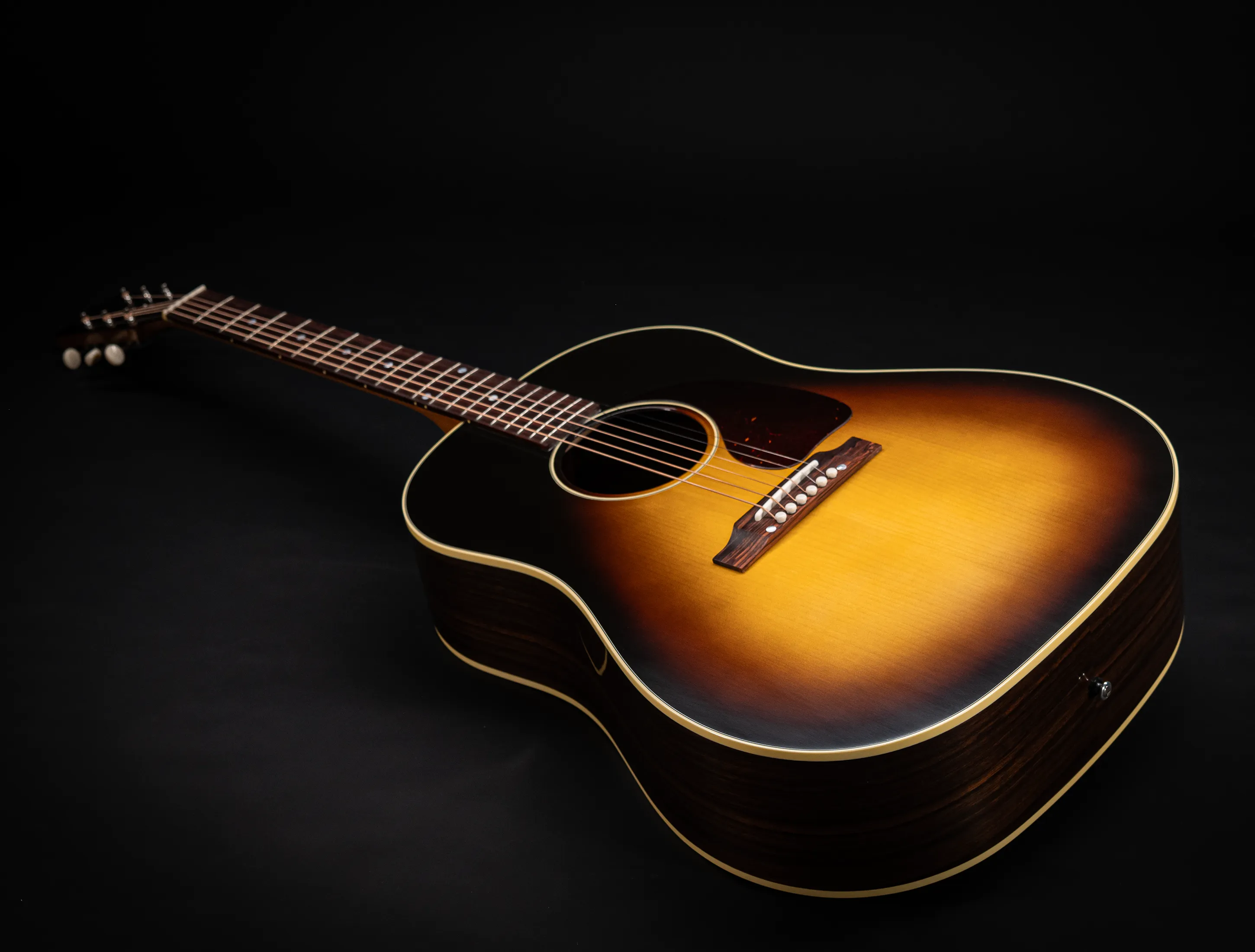 Show gallery (30 images) a175822-Gibson-J-45-Rosewood-EARLY-50s-Golden-Era-Custom-Shop-Adirondack-Vintage-Sunburst-Musikhaus-Hermann-