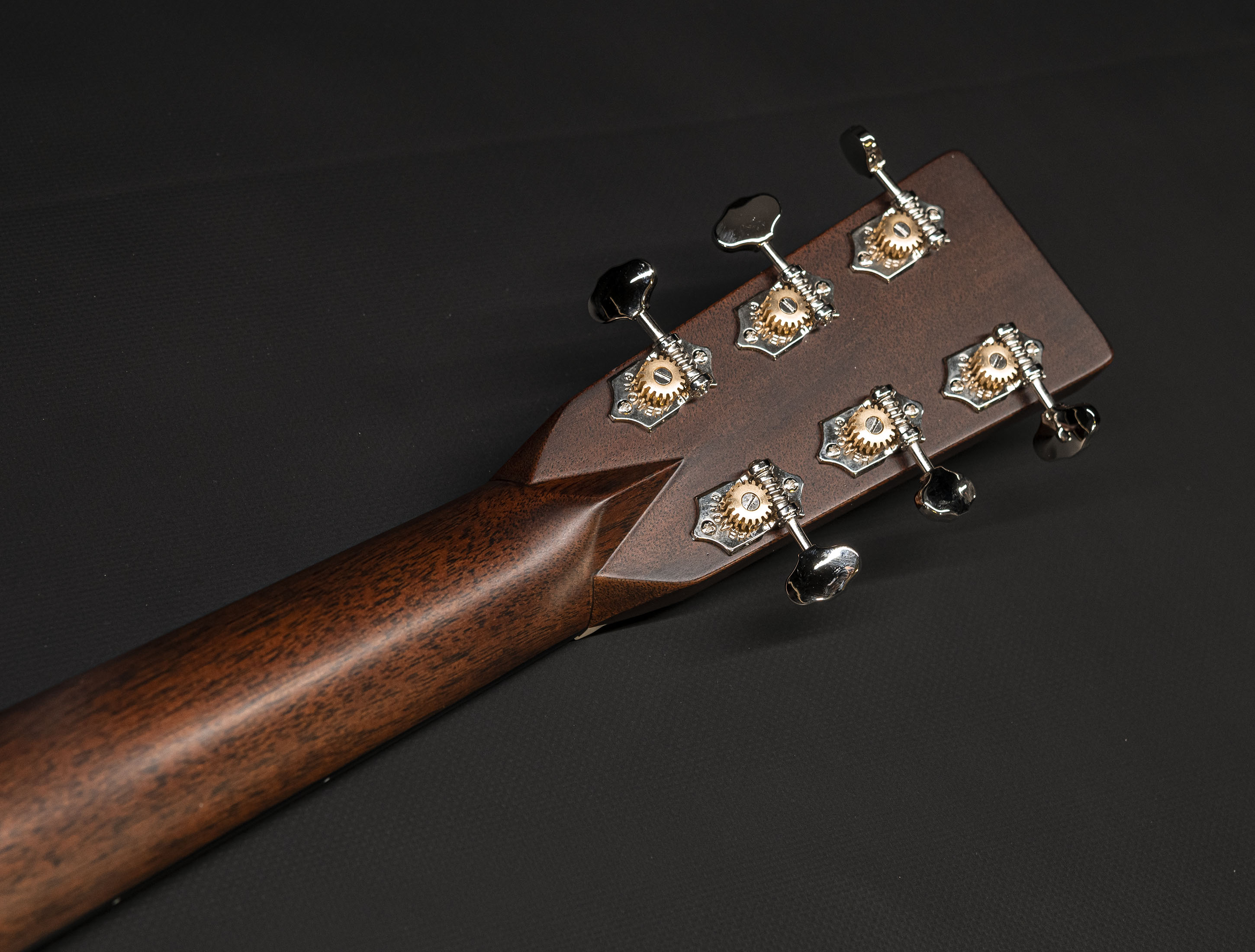 Galerie anzeigen (16 Bilder) a117870 martin-000-28-sunburst-reimagined