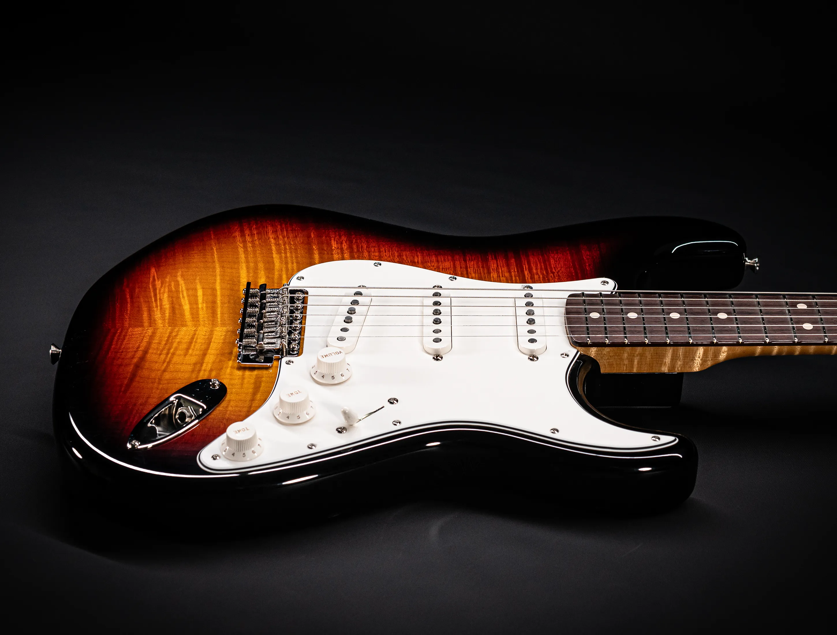 Fender MBD 1963 Stratocaster Prestige GLOSS NOS Flame Top - Sunburst