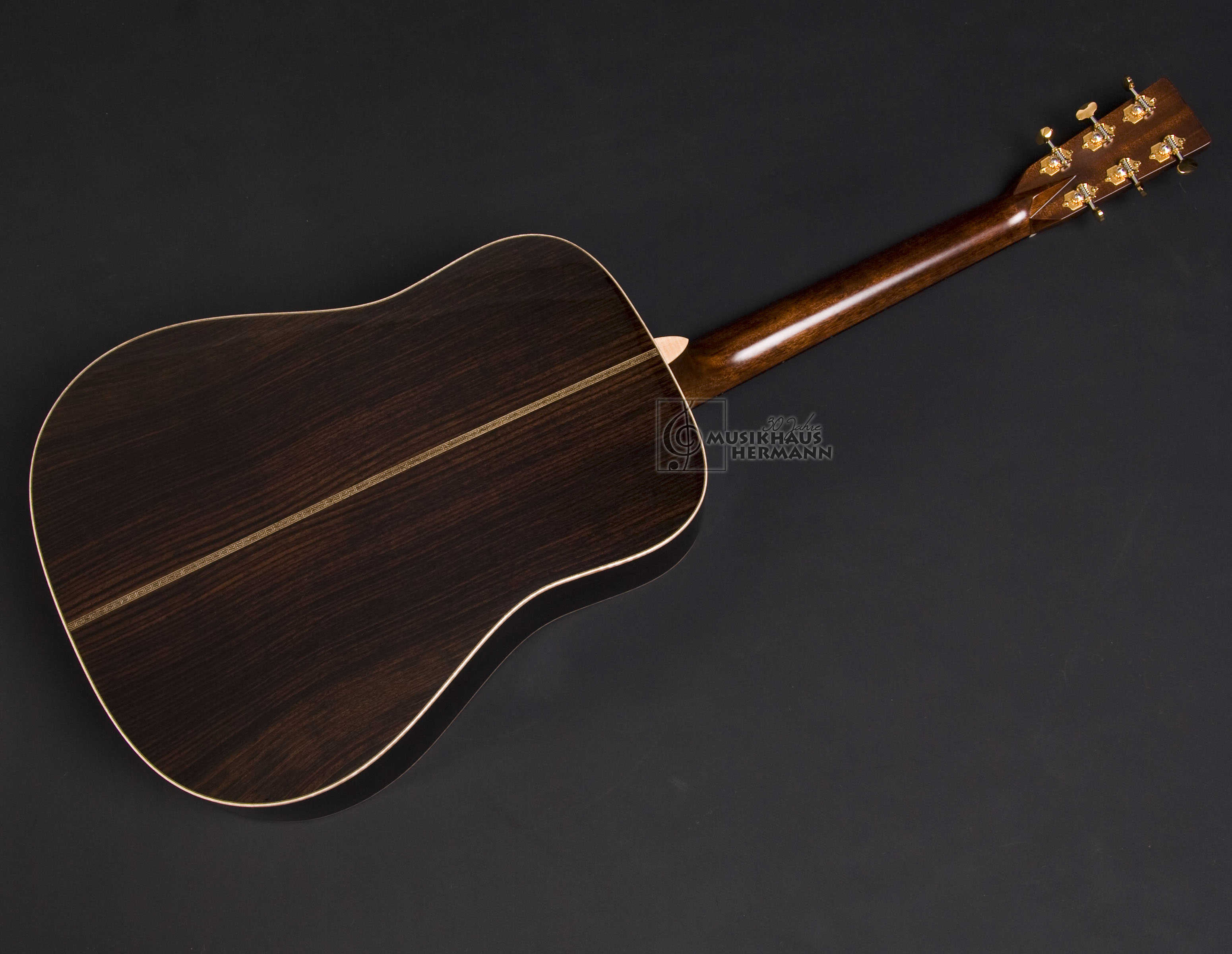 Show gallery (14 images) a7-9084 martin-d-28-e-modern-deluxe-mit-tonabnehmer