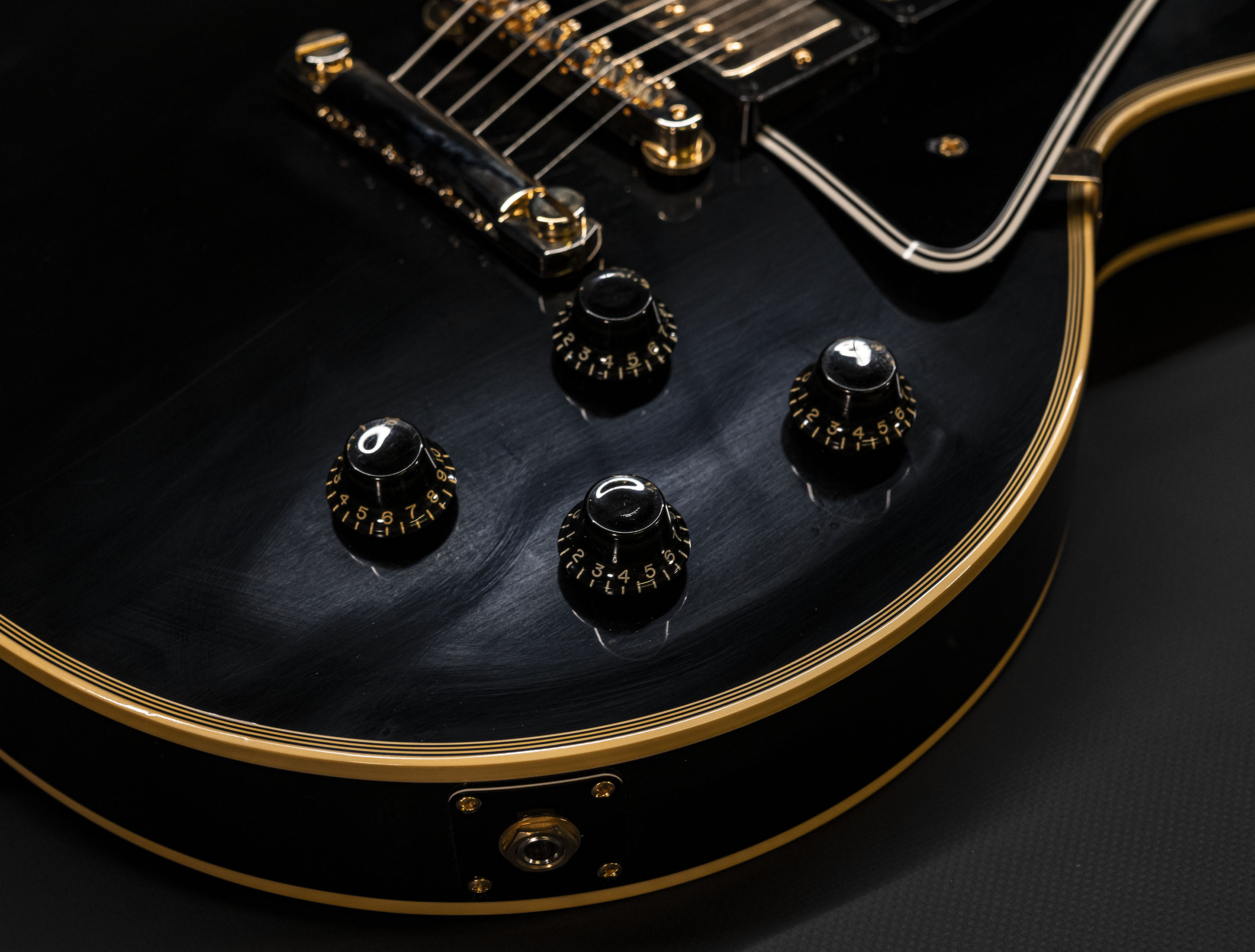 Galerie anzeigen (26 Bilder) a115965-gibson-les-paul-custom-1957-reissue-3-pickup-vos-ebony