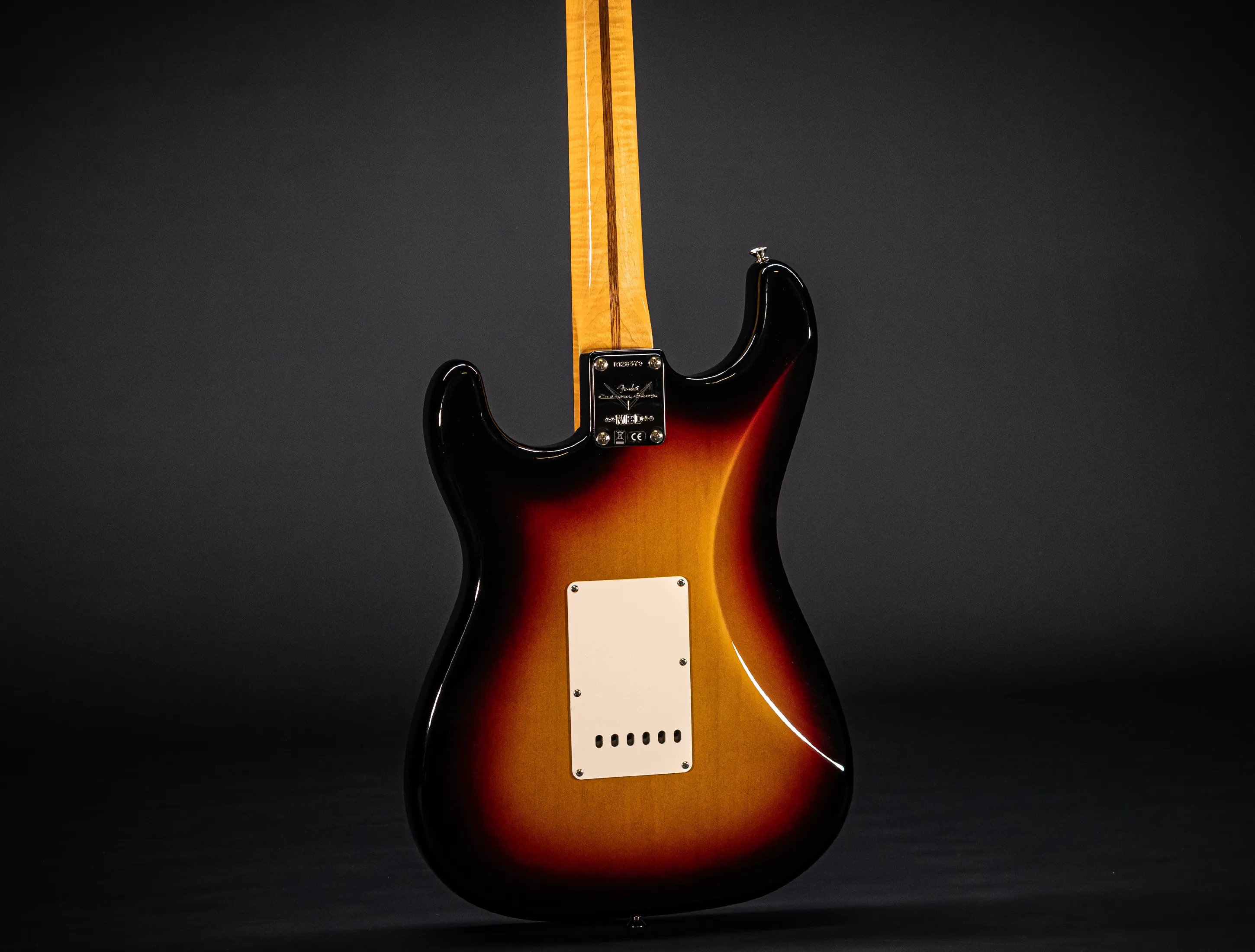 a175619-Fender-MBD-Limited-1963-Stratocaster-Timeless-NOS-flame-Neck-Sunburst-