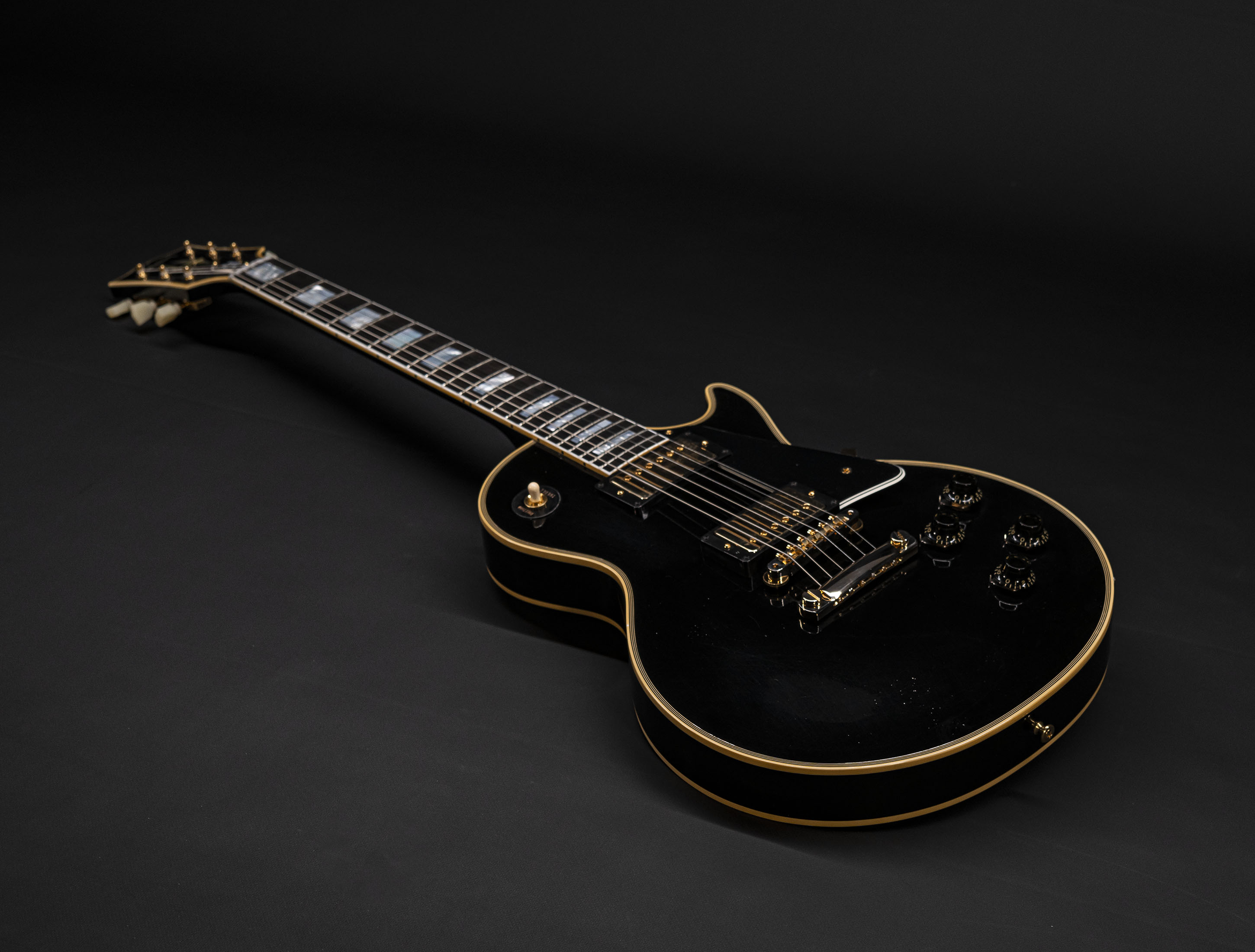 a125441-Gibson-1957-Les-Paul-Custom-Reissue-2PU-Murphy-Lab-Ultra-Light-Aged-EbonyH8tFQM3wdibEj a125441-gibson-1957-les-paul-custom-reissue-2pu-murphy-lab-ultra-light-aged-ebonyh8tfqm3wdibej