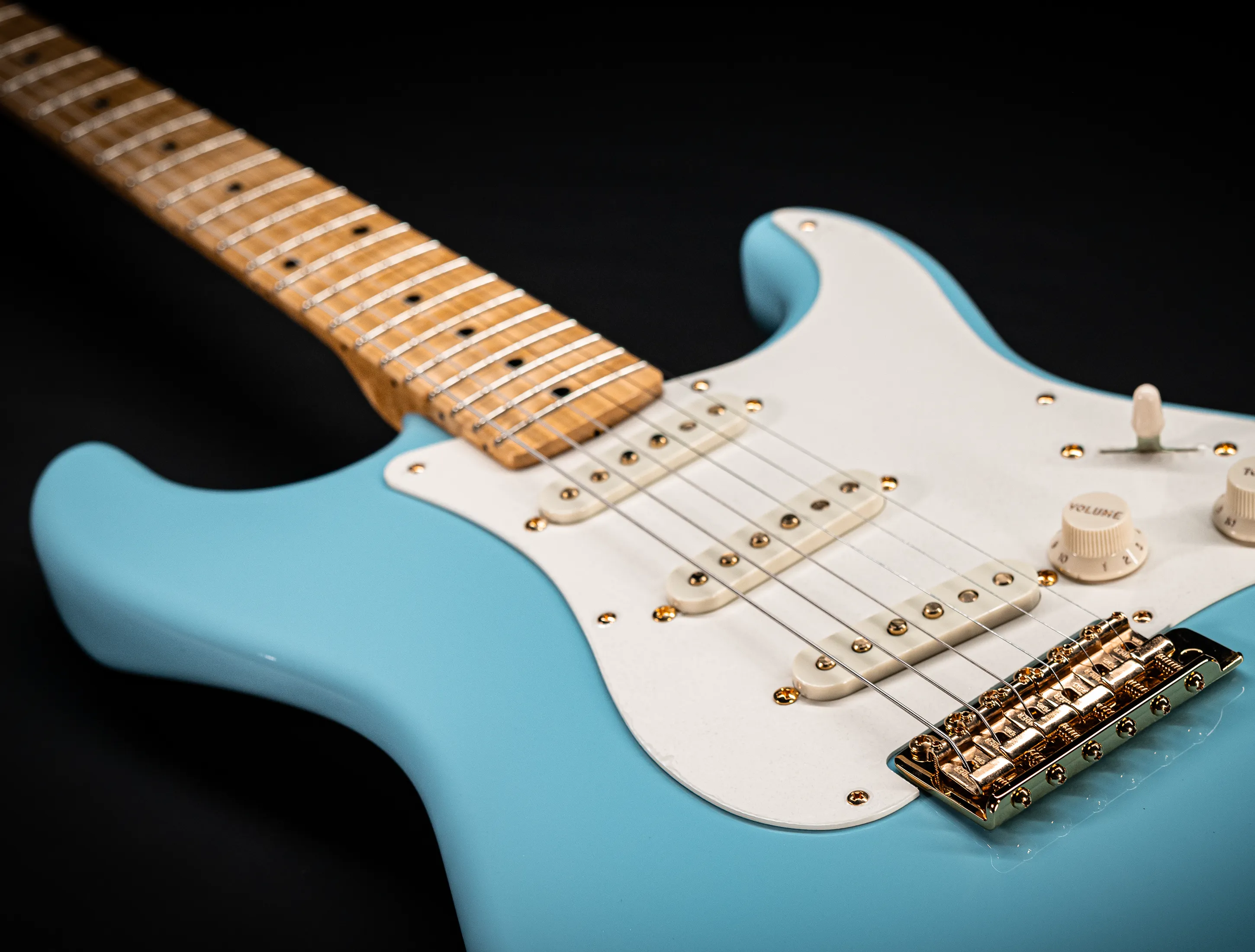 Fender 1959 Limited Stratocaster NOS Birdseye Neck Gold Hardware - Daphne Blue