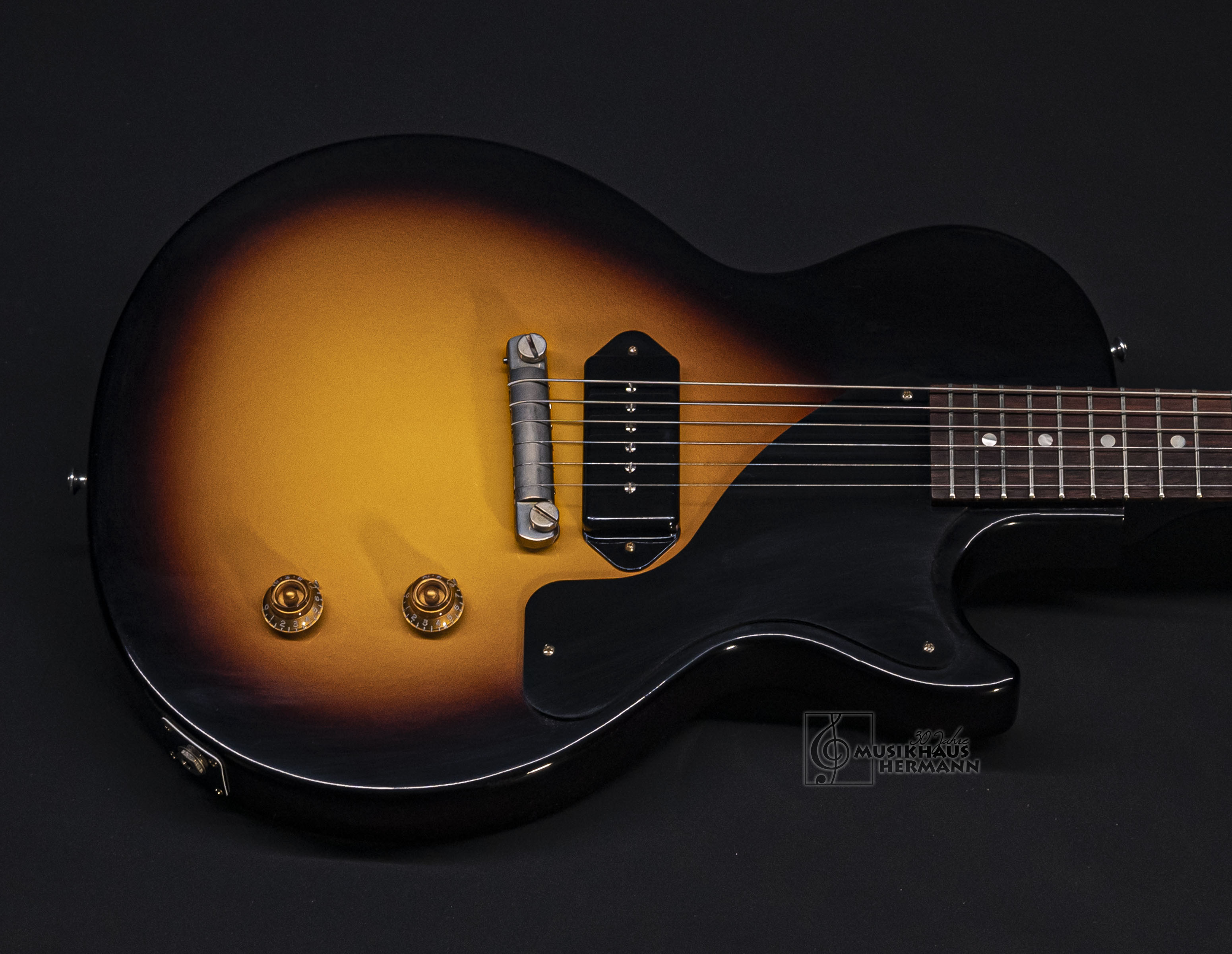 Galerie anzeigen (17 Bilder) a8-8234gibson-les-paul-junior-1957-single-cut-vintage-sunburst