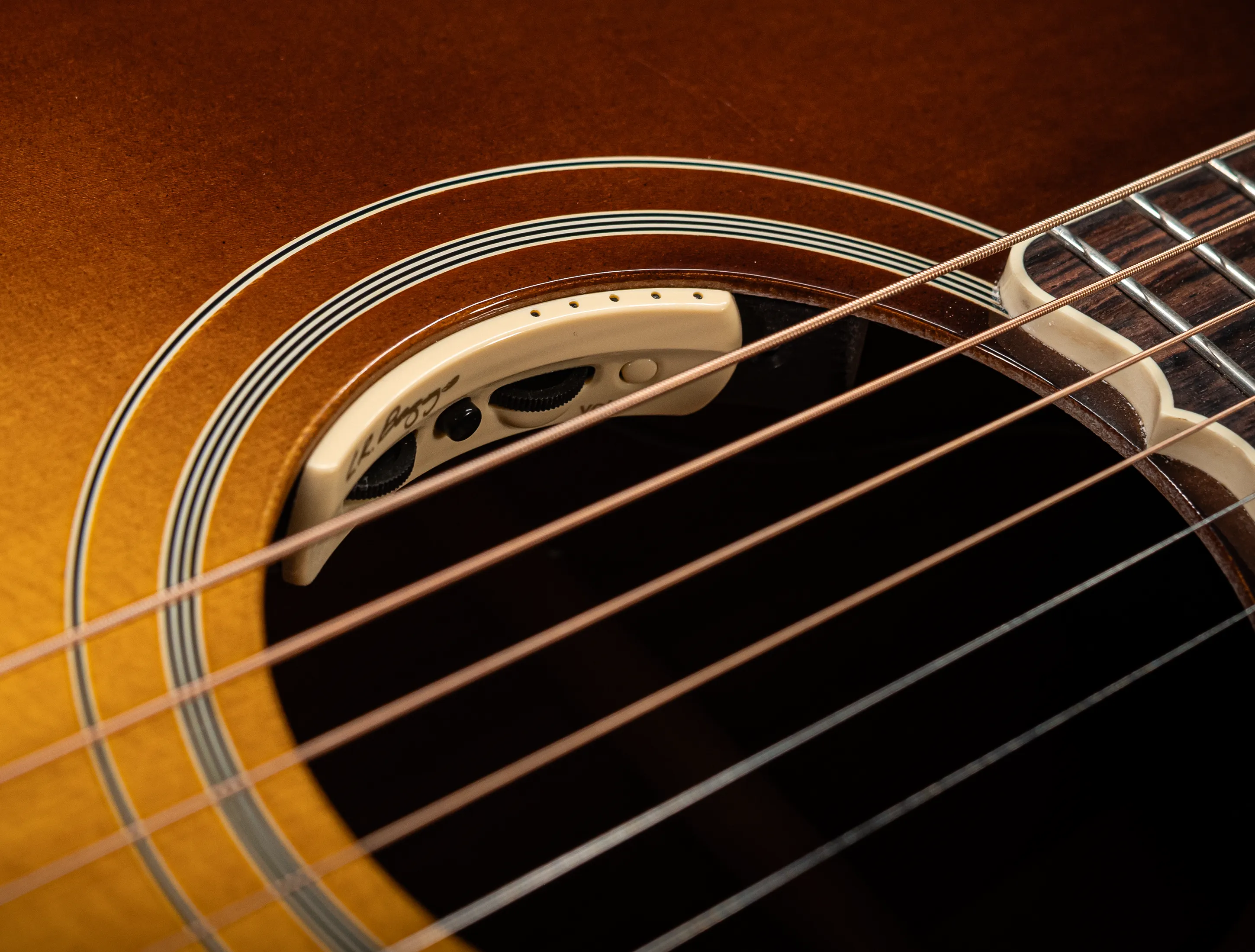 Gibson SJ-200 Elegant Koa - Honey Burst