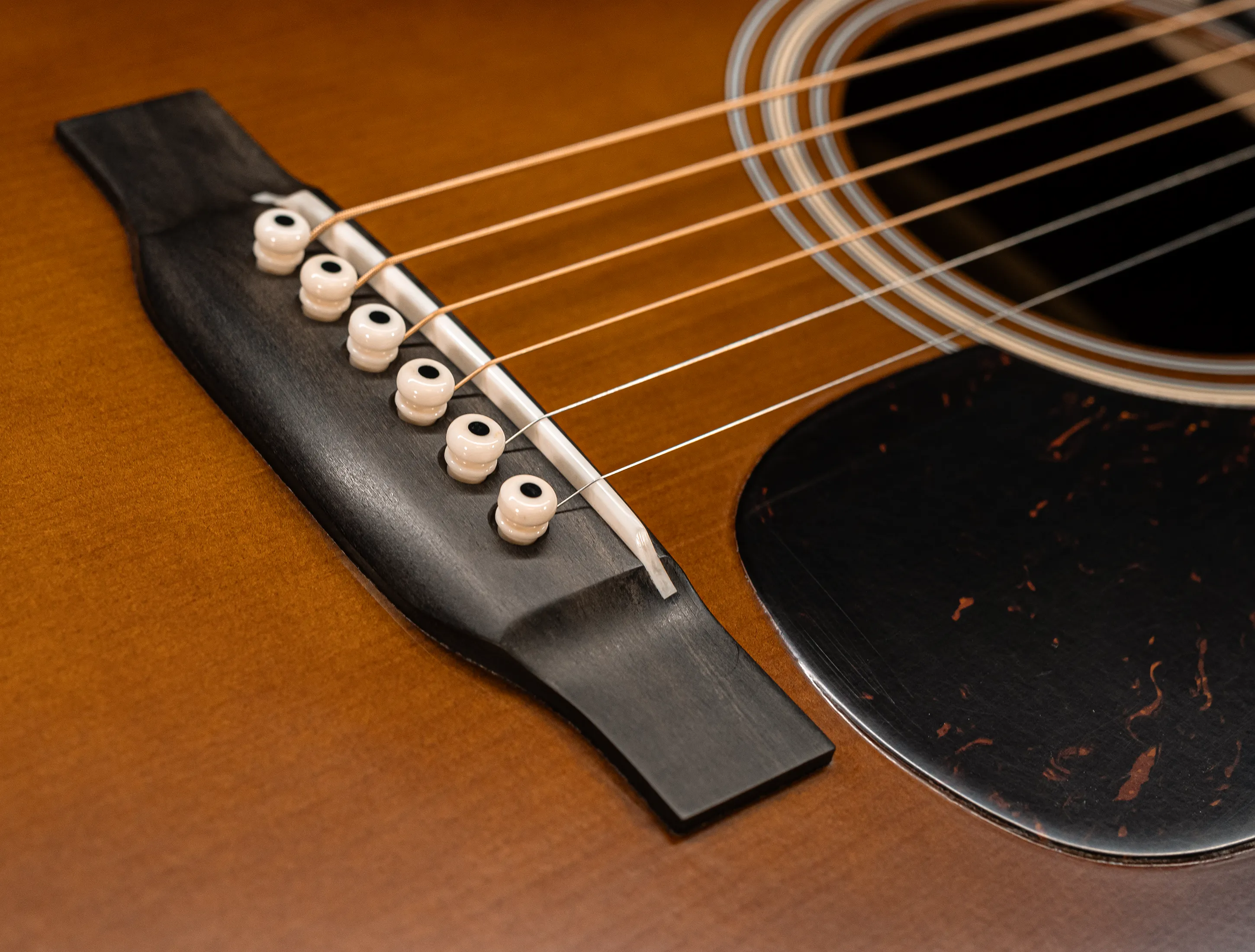 Galerie anzeigen (30 Bilder) a170571 Martin Custom Shop 000-28 Authentic 1937 - Ambertone Burst