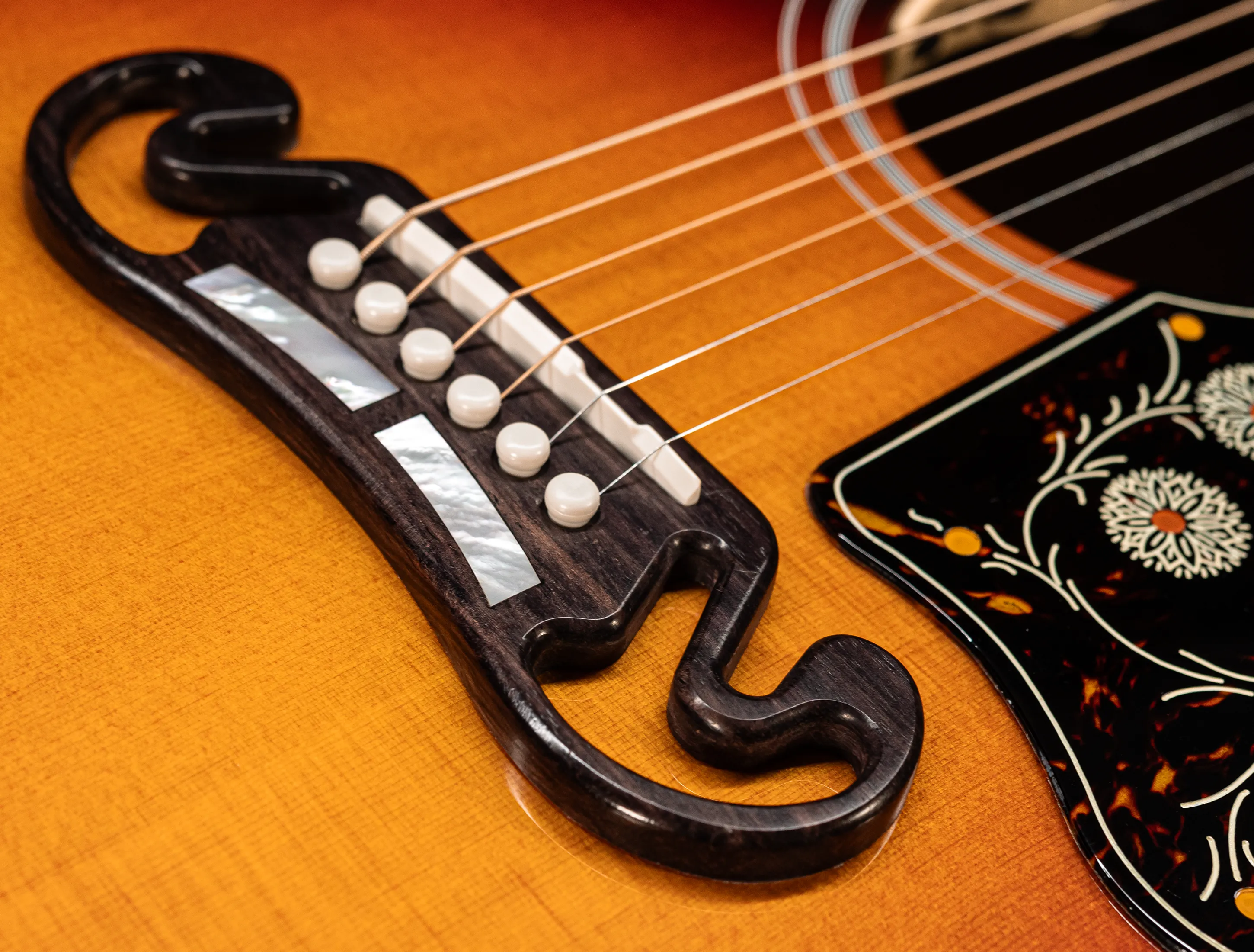 a173678 Gibson SJ-200 Standard Tri Burst MCJB20TB musikhaus-hermann