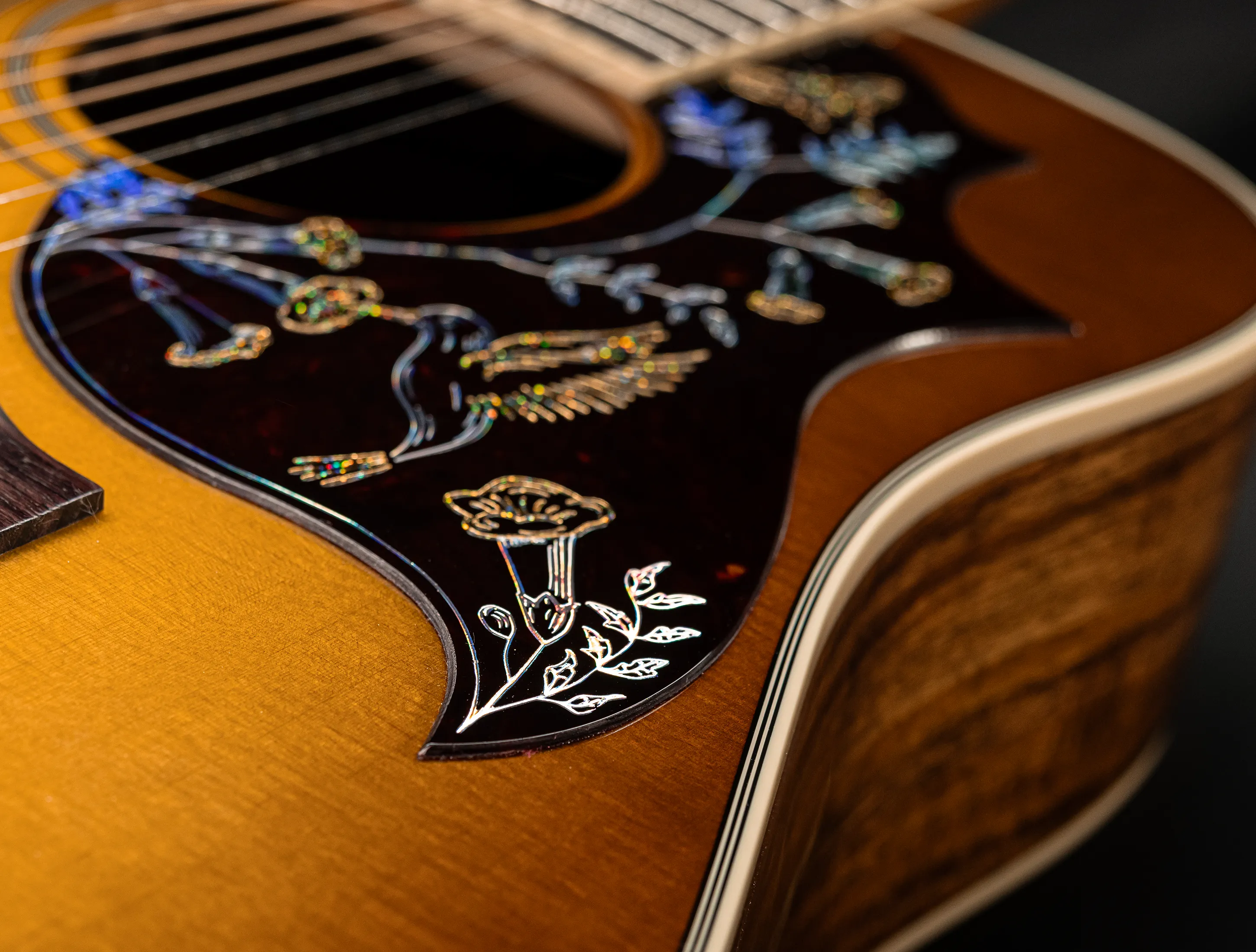 Gibson Hummingbird Elegant Koa - Honey Burst