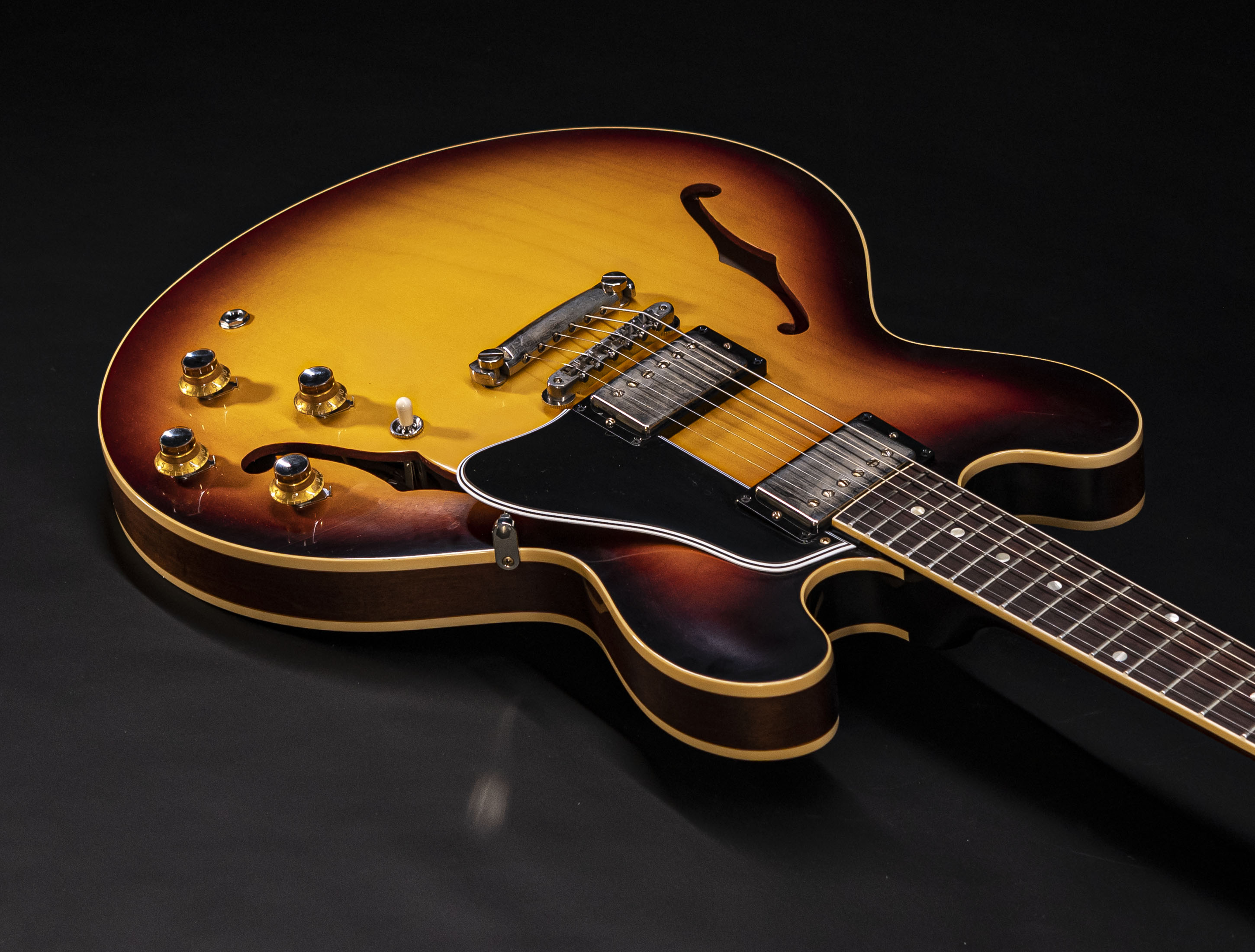 Galerie anzeigen (18 Bilder) a110472 gibson-es-335-1961-custom-shop-historic-reissue-vintage-burst