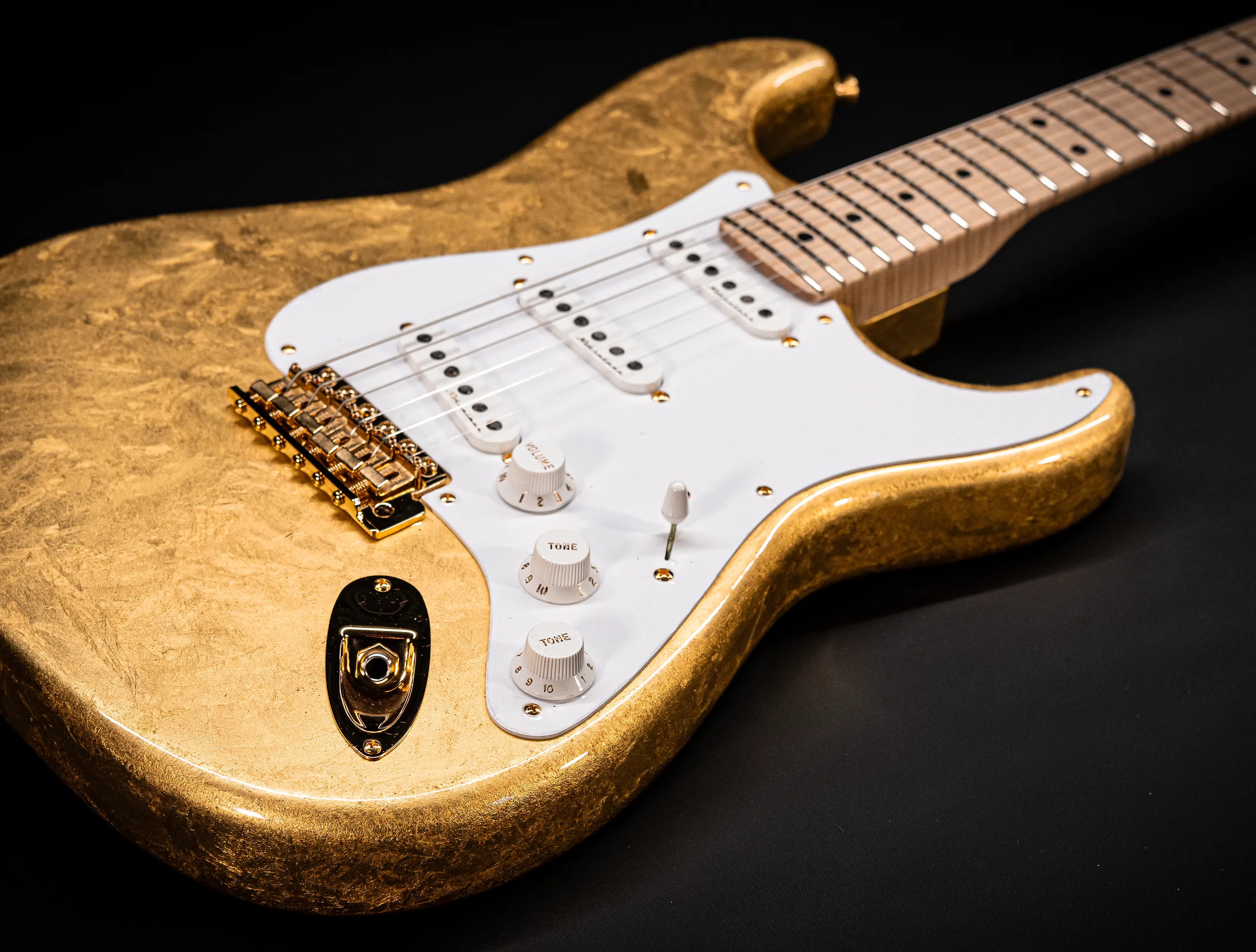 a165169 Fender Masterbuilt Todd Krause GOLD LEAF Eric Clapton Stratocaster - 24 Karat Gold