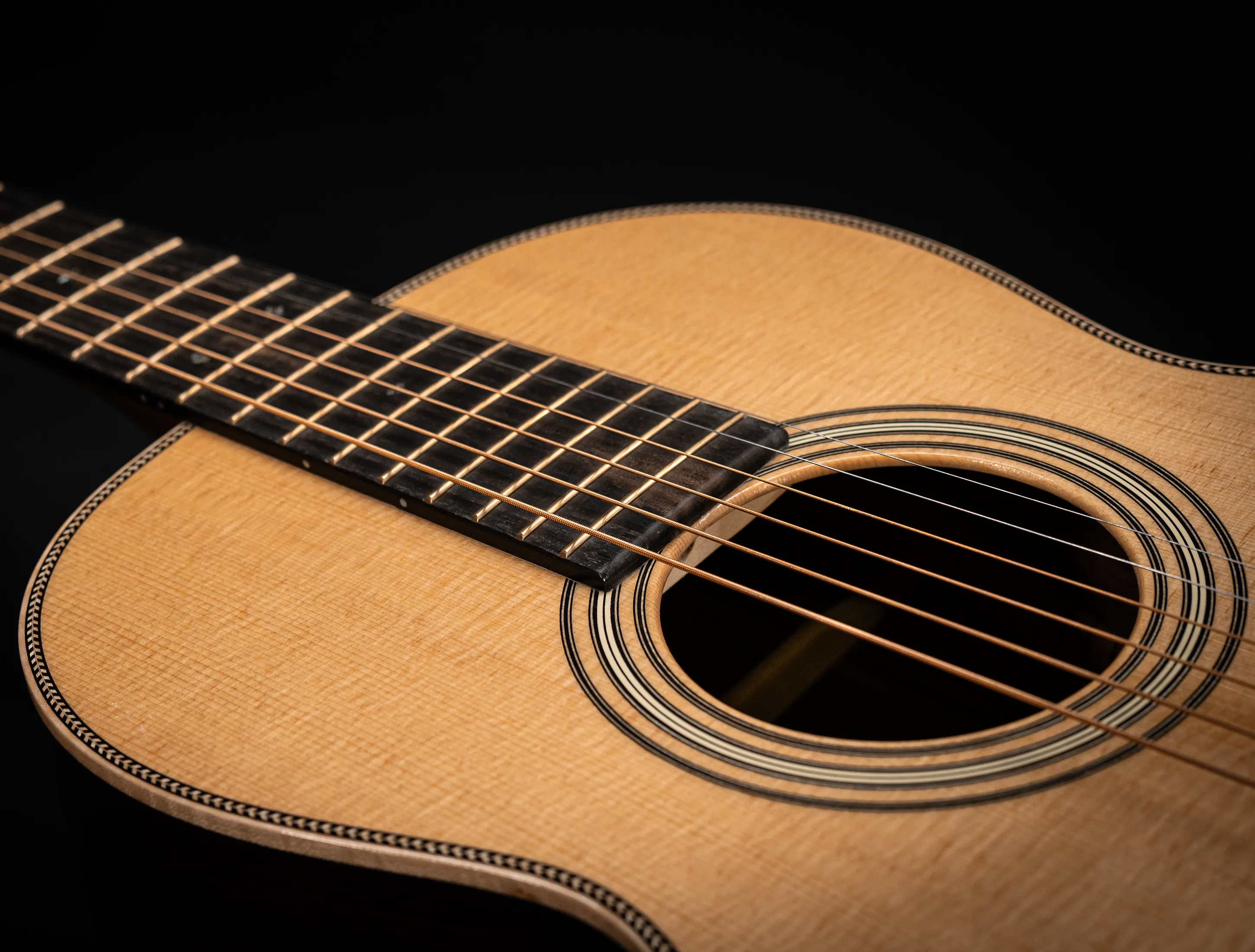 Show gallery (31 images) a170915 Martin 012-28 12-Fret Modern Deluxe Musikhaus-Hermann