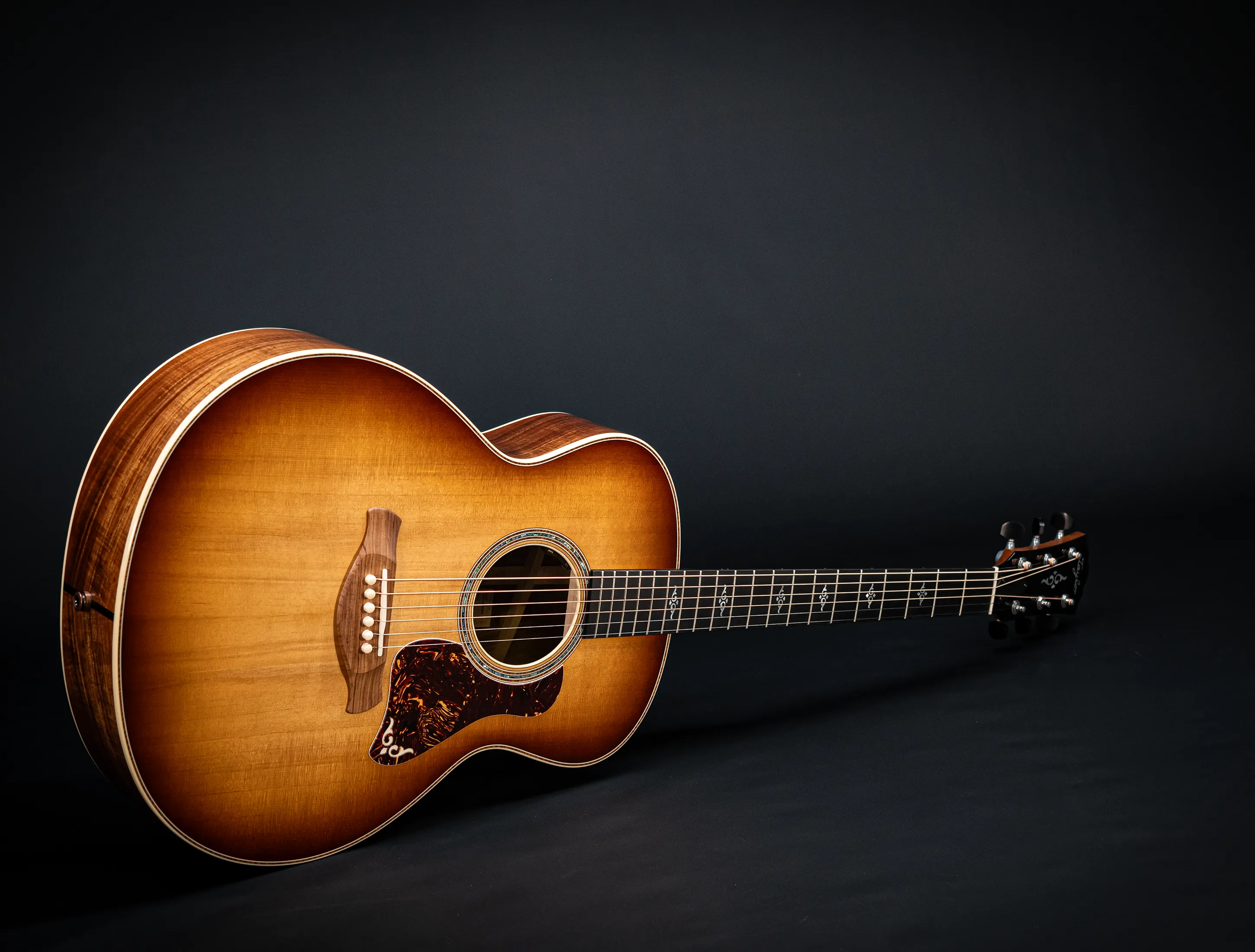a172085 Taylor Gold Label 814e Koa Sunburst Top - Musikhaus Hermann