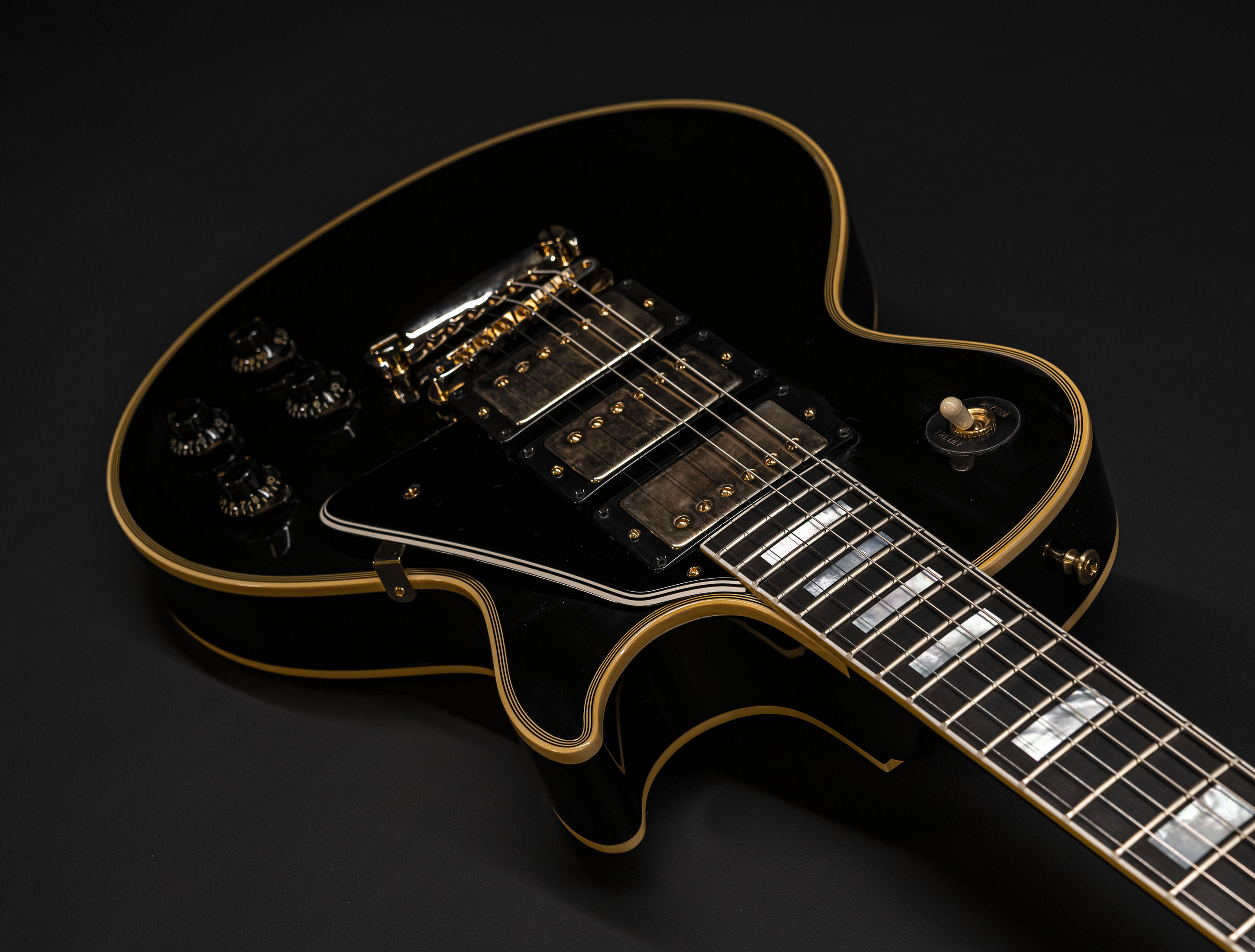 Galerie anzeigen (26 Bilder) a115975-gibson-les-paul-custom-1957-reissue-3-pickup-vos-ebony